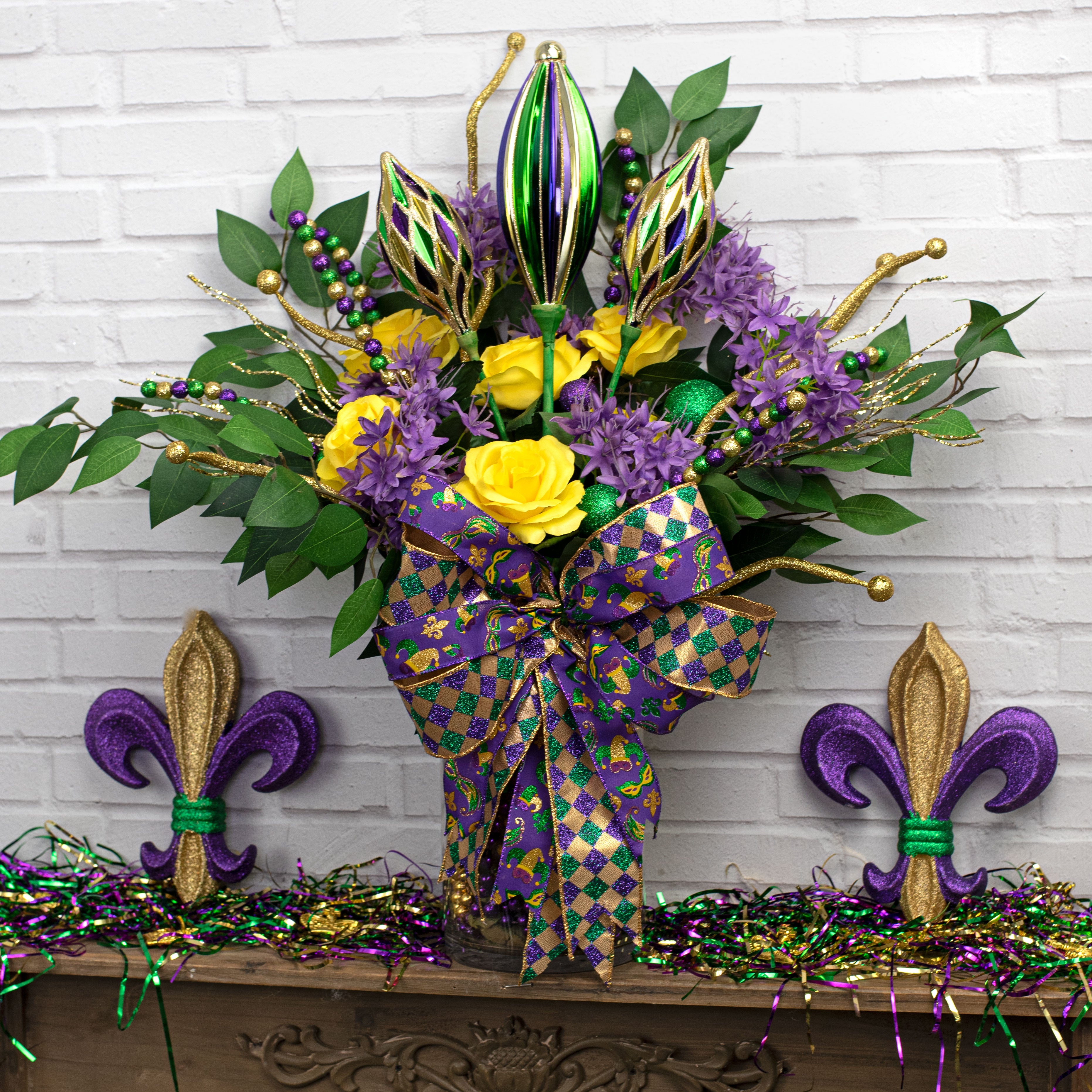 6.25" Diamond Finial On Pick: Mardi Gras Lifestyle Photo