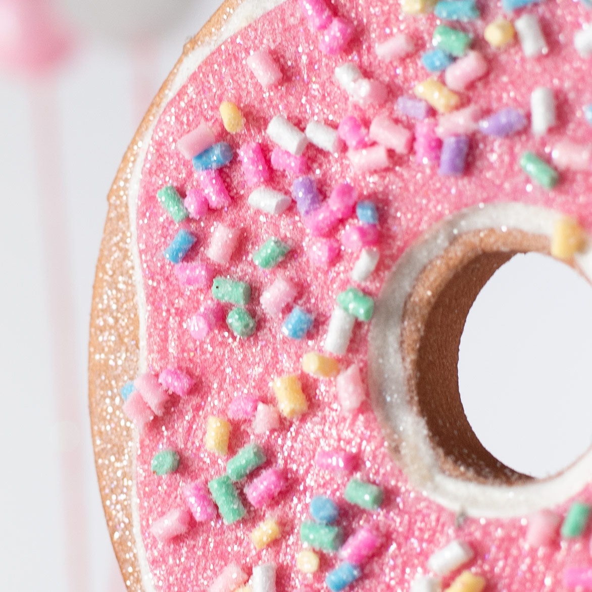 24" Donut Cookie Spray: Fuchsia, Blue, White detail photo 4