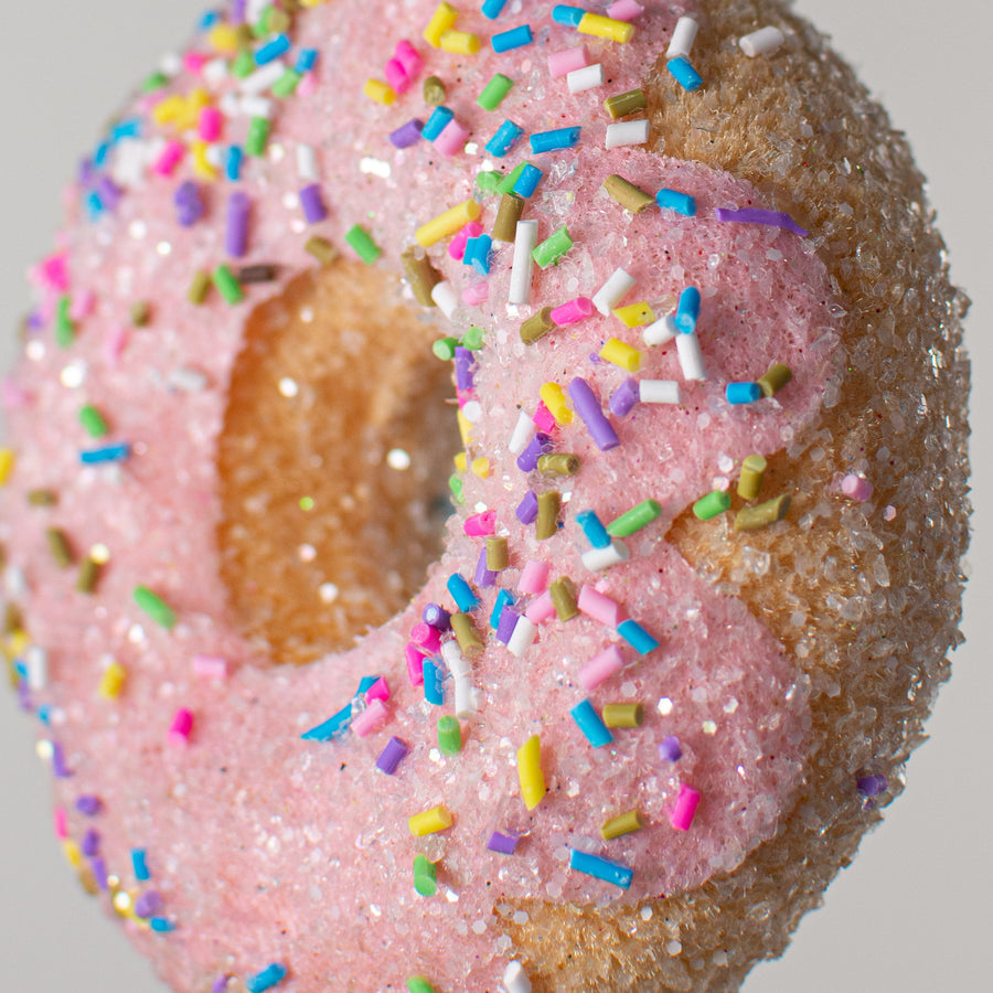 26" Donut Spray: Pink & Blue Lifestyle Photo