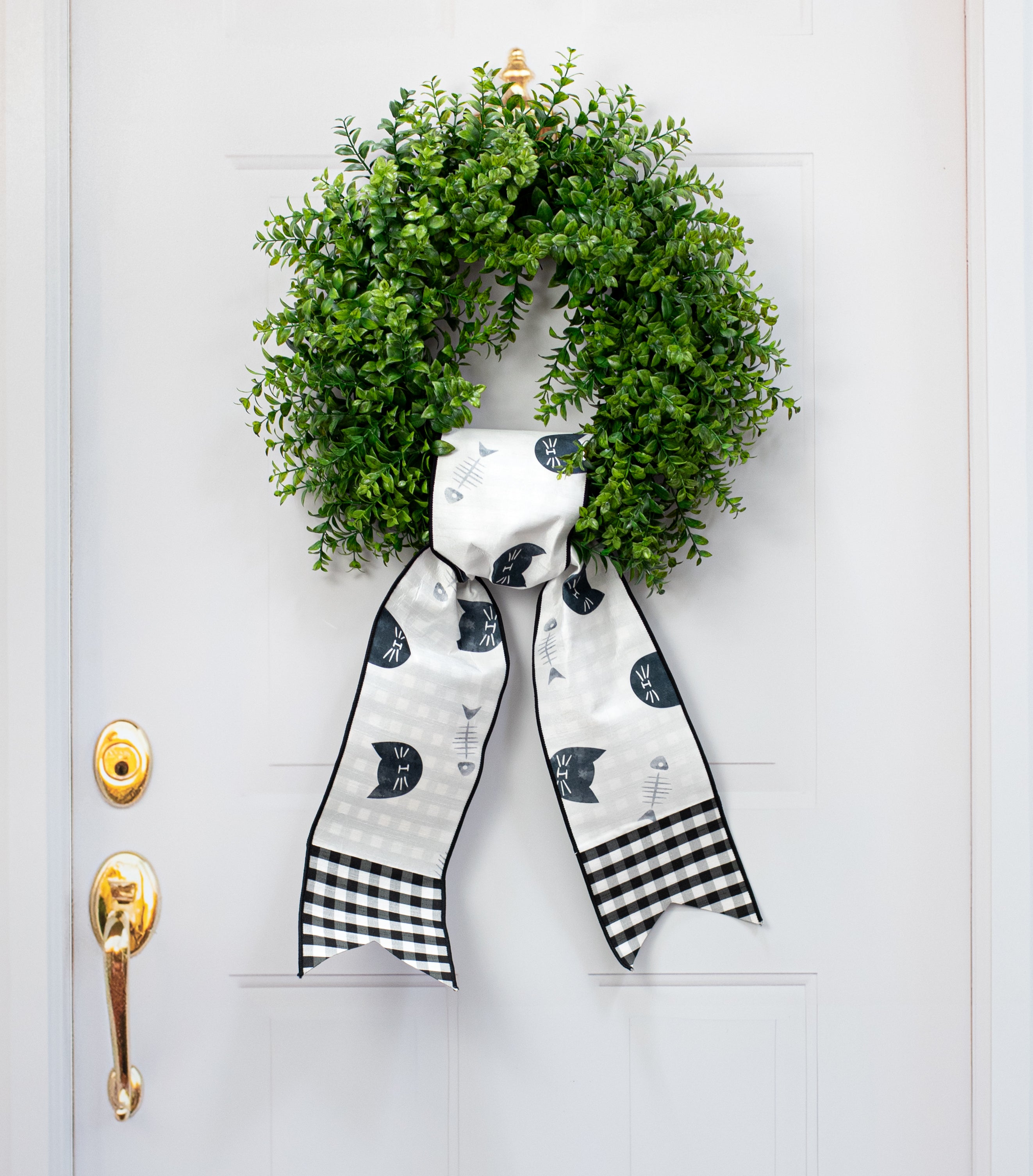 [D Stevens] 6" Dupioni Cat and Fish Bone Check Backing Banner: Black & White Lifestyle Photo