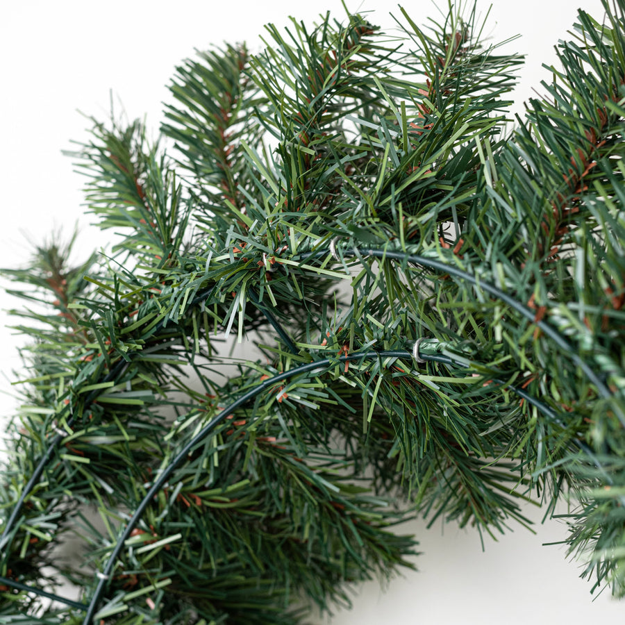 24" Sugar Pine Wreath: Two-Tone Green