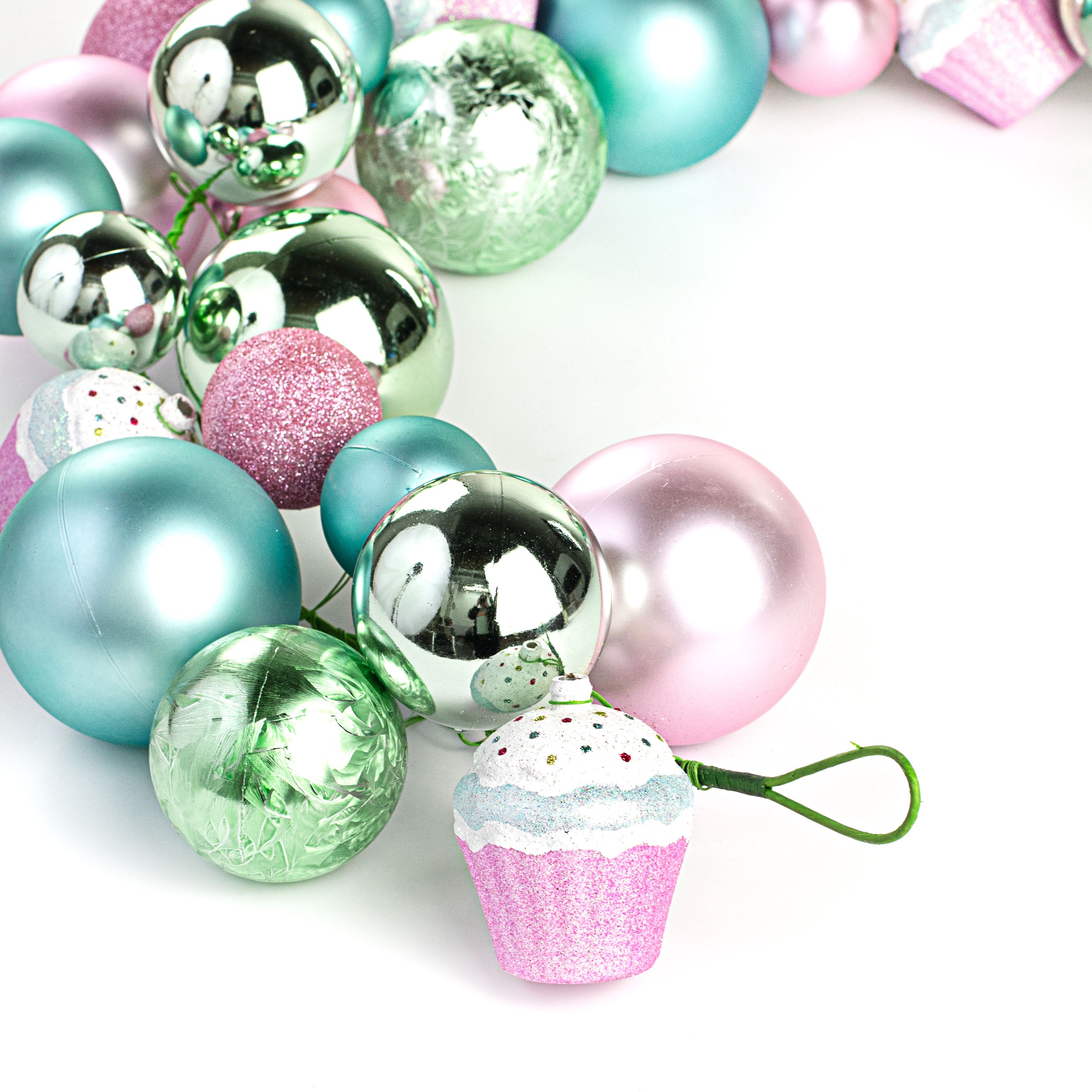 6' Effortless Ornament Garland: Icy Pink, Turquoise, Mint detail photo 3