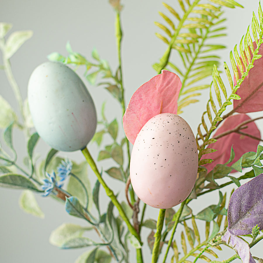 18" Egg Mixed Leaves Spray Lifestyle Photo