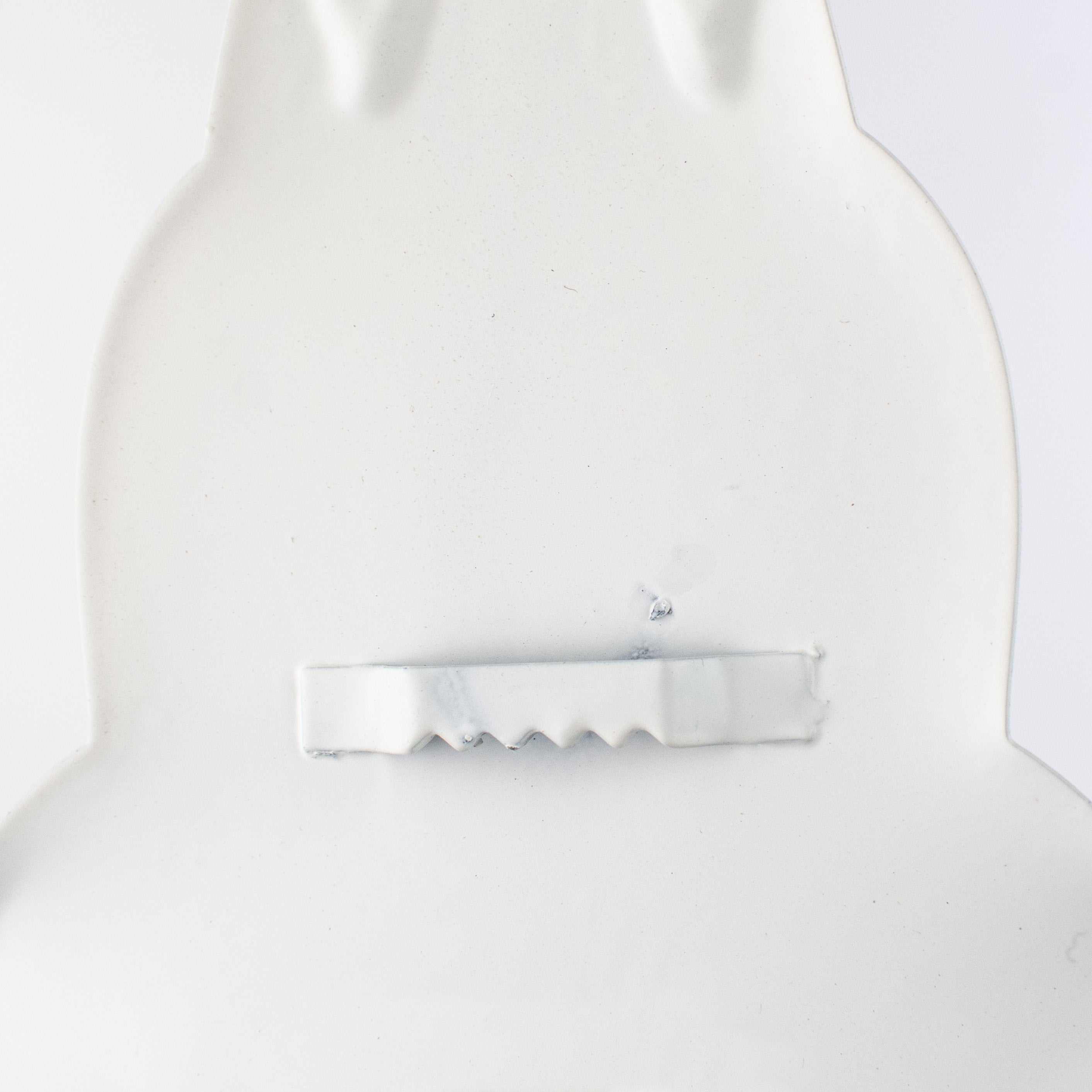19" Embossed Metal Hanger: Alligator Shape detail photo 4