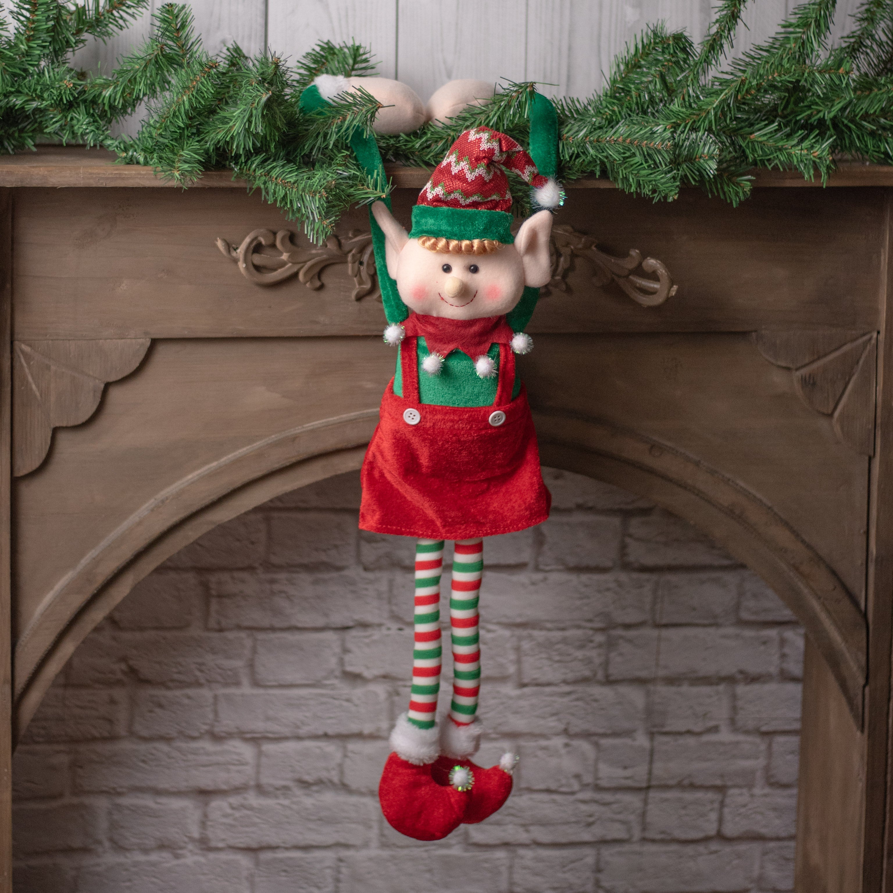 50' Emerald Pine Garland Lifestyle Photo