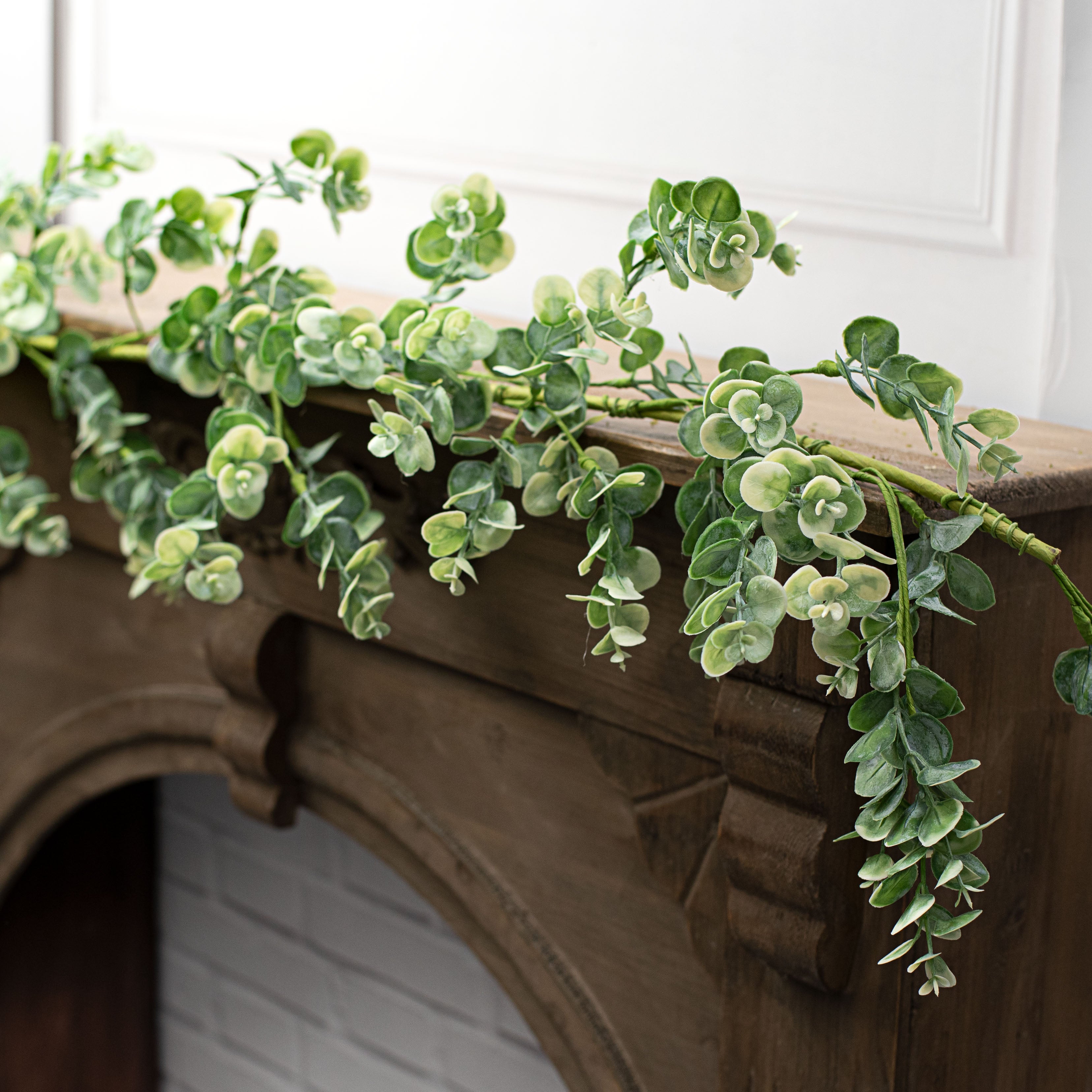5' Eucalyptus Garland Lifestyle Photo