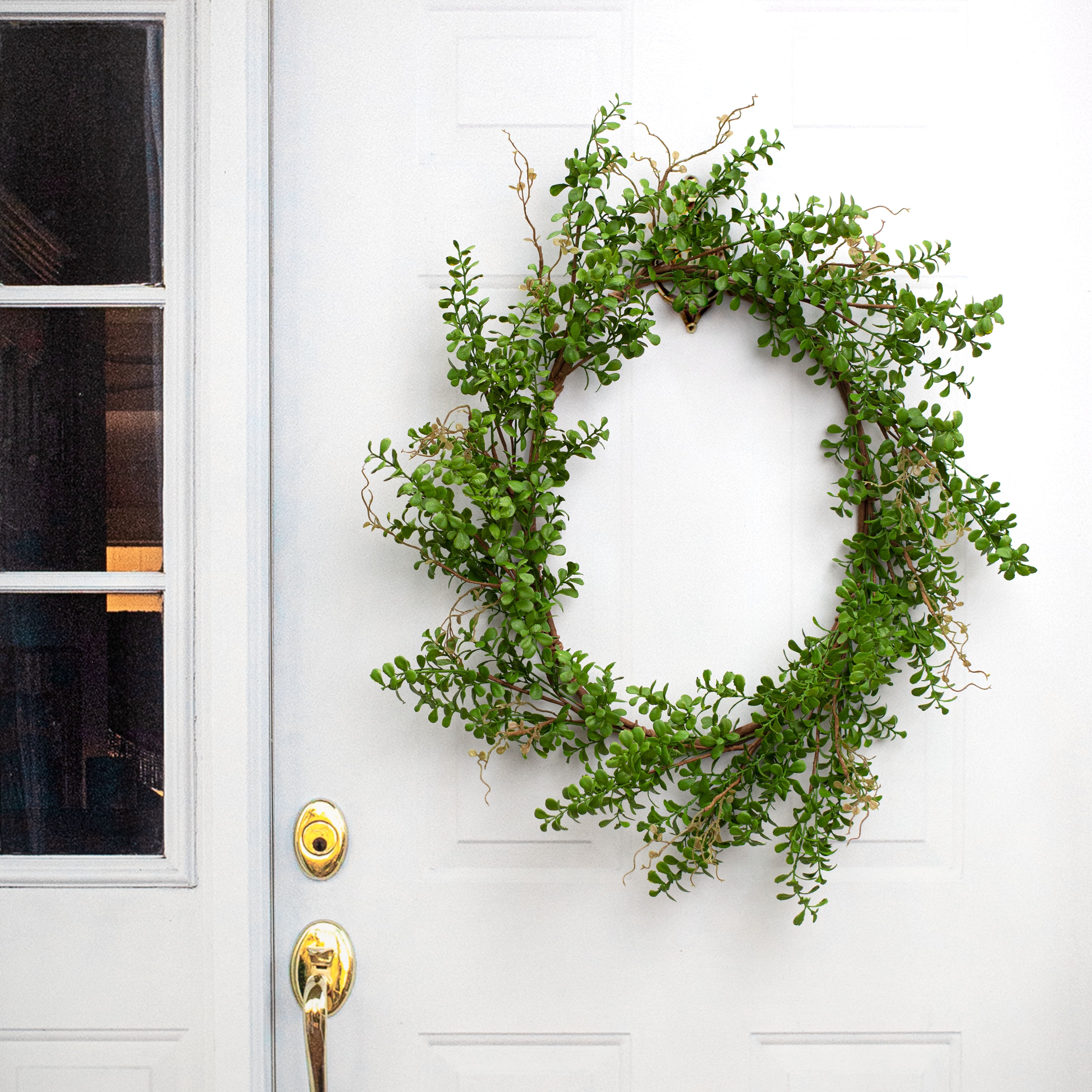 30" Eucalyptus Oval Wreath Lifestyle Photo