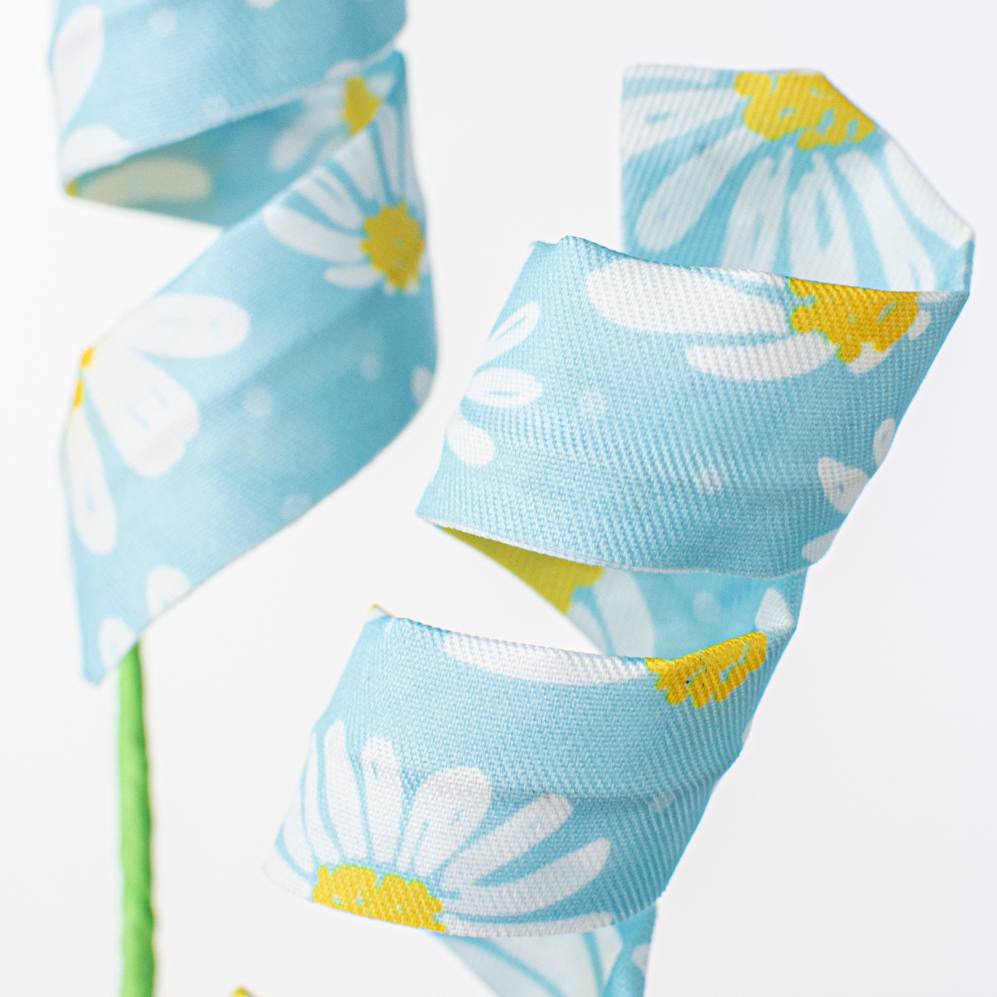24" Fabric Curl Spray: Blue Daisy Lifestyle Photo