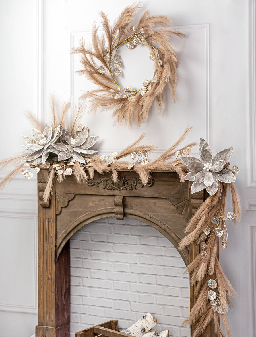26" Fabric Pampas Grass Wreath: Natural detail photo 3