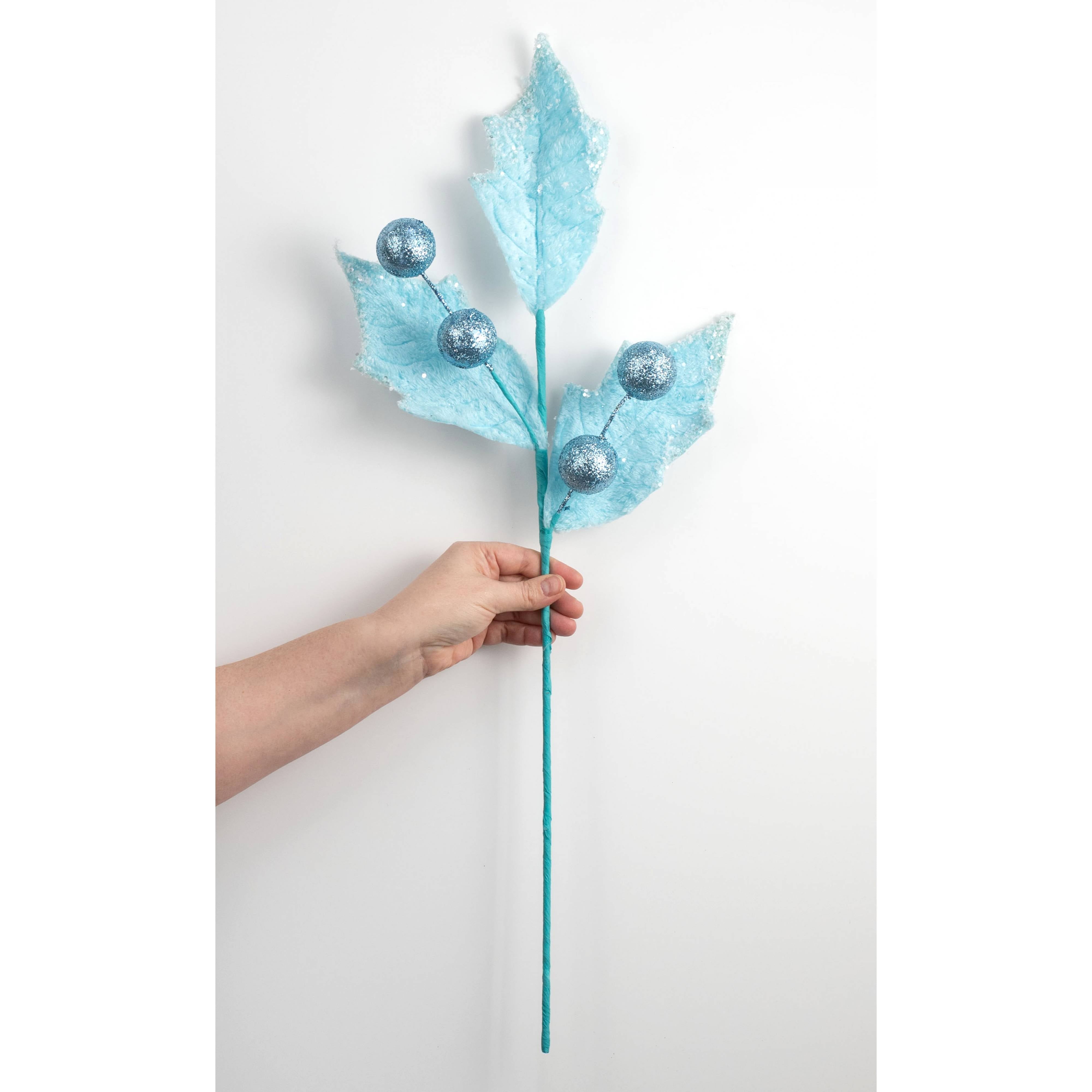 28" Faux Fur Holly Leaves & Balls Spray: Ice Blue detail photo 3