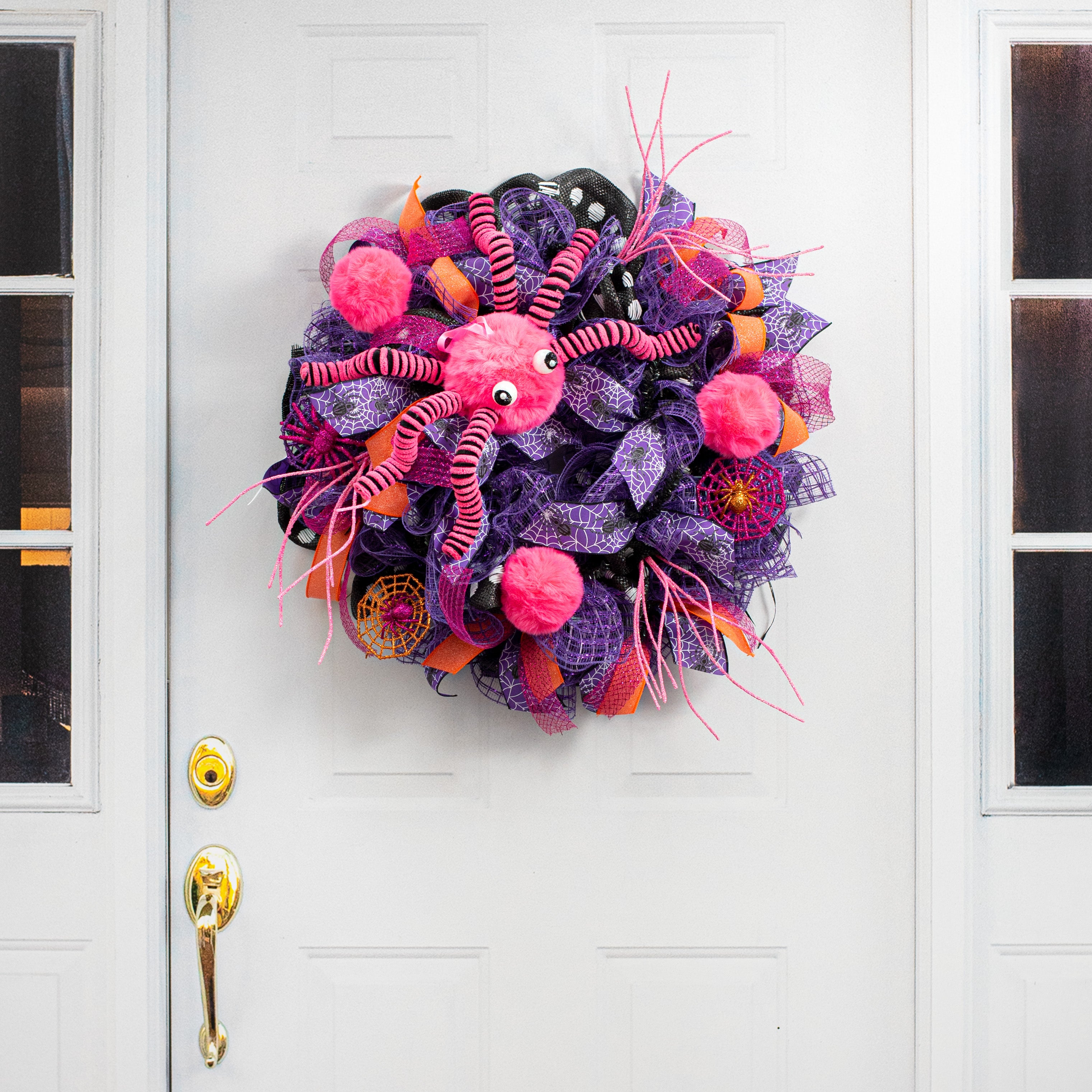 15" Faux Fur Spider Wreath Accent: Pink & Black detail photo 5