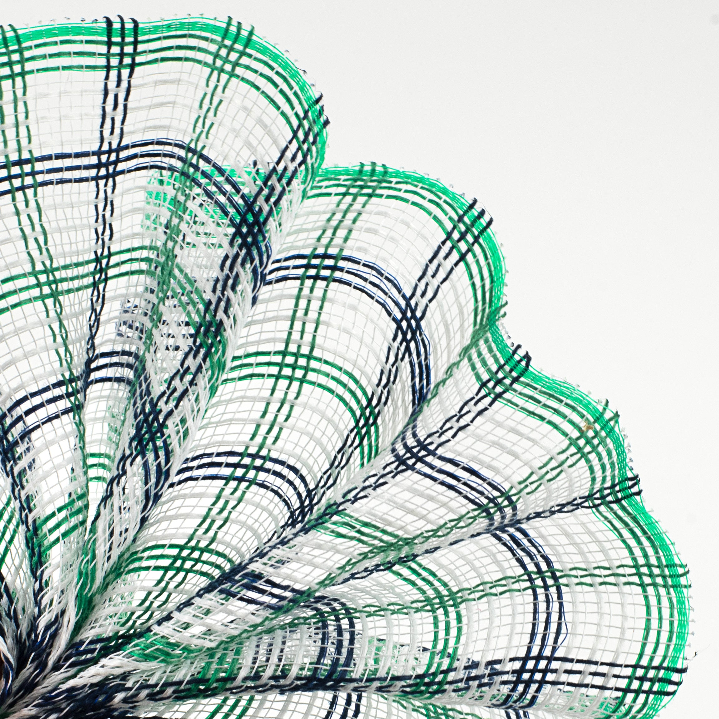 10" Faux Jute Check Mesh: White, Emerald, Navy Lifestyle Photo