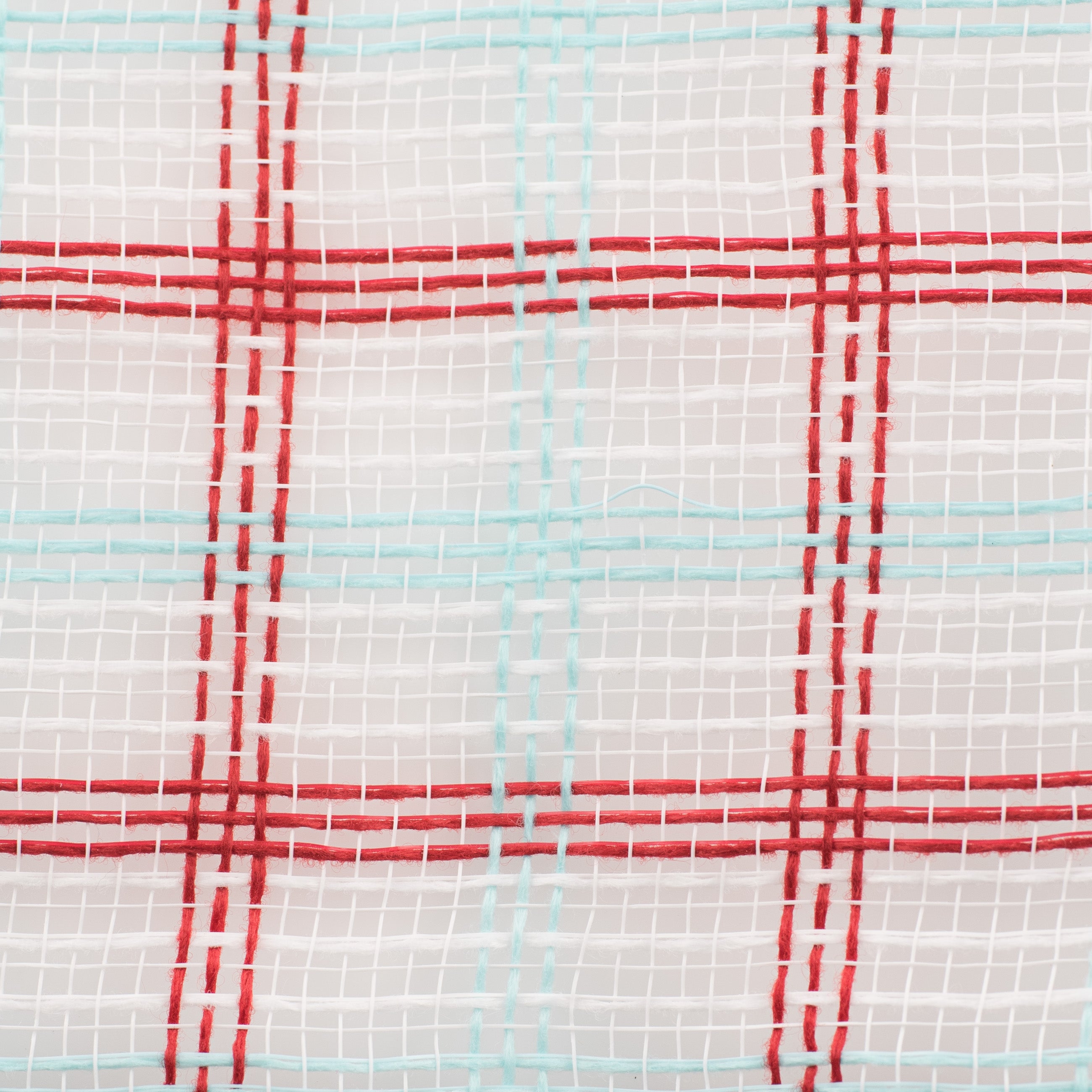 10" Faux Jute Check Mesh: White, Red, Ice Blue detail photo 3