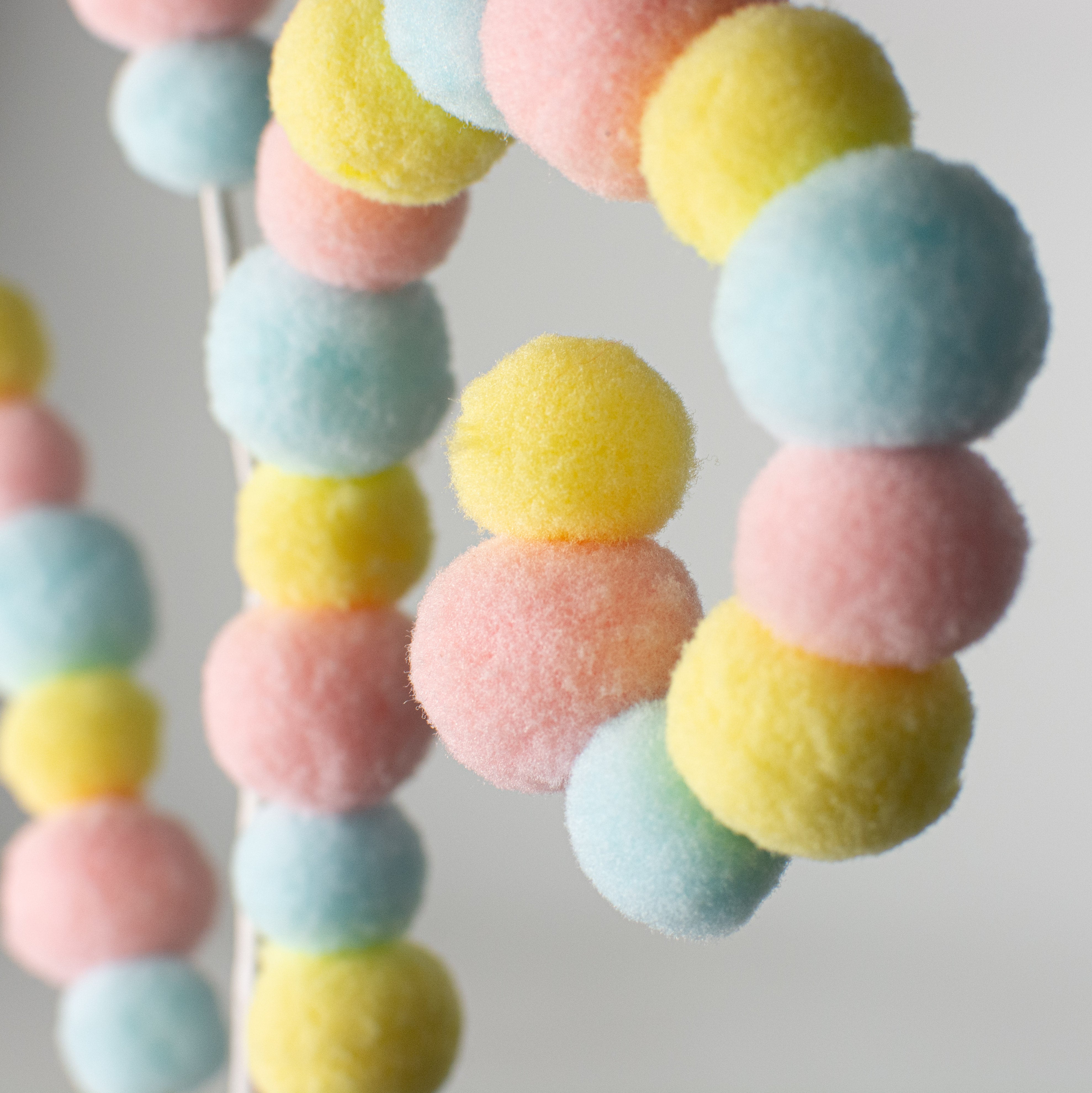 29" Felt Ball Curly Spray: Pastel Mix Lifestyle Photo