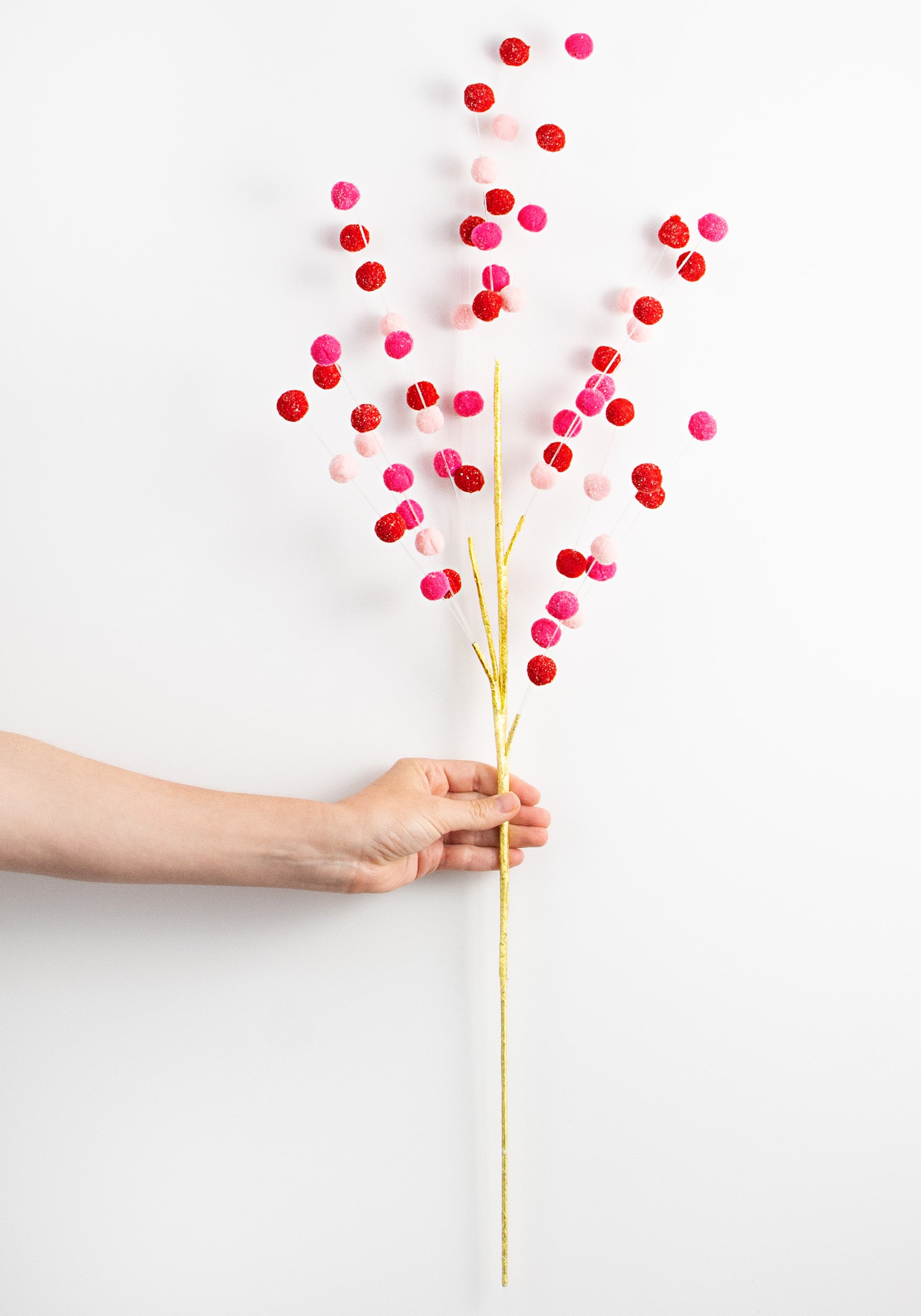 29" Felt Ball Spray: Pink, Fuchsia, Red detail photo 3