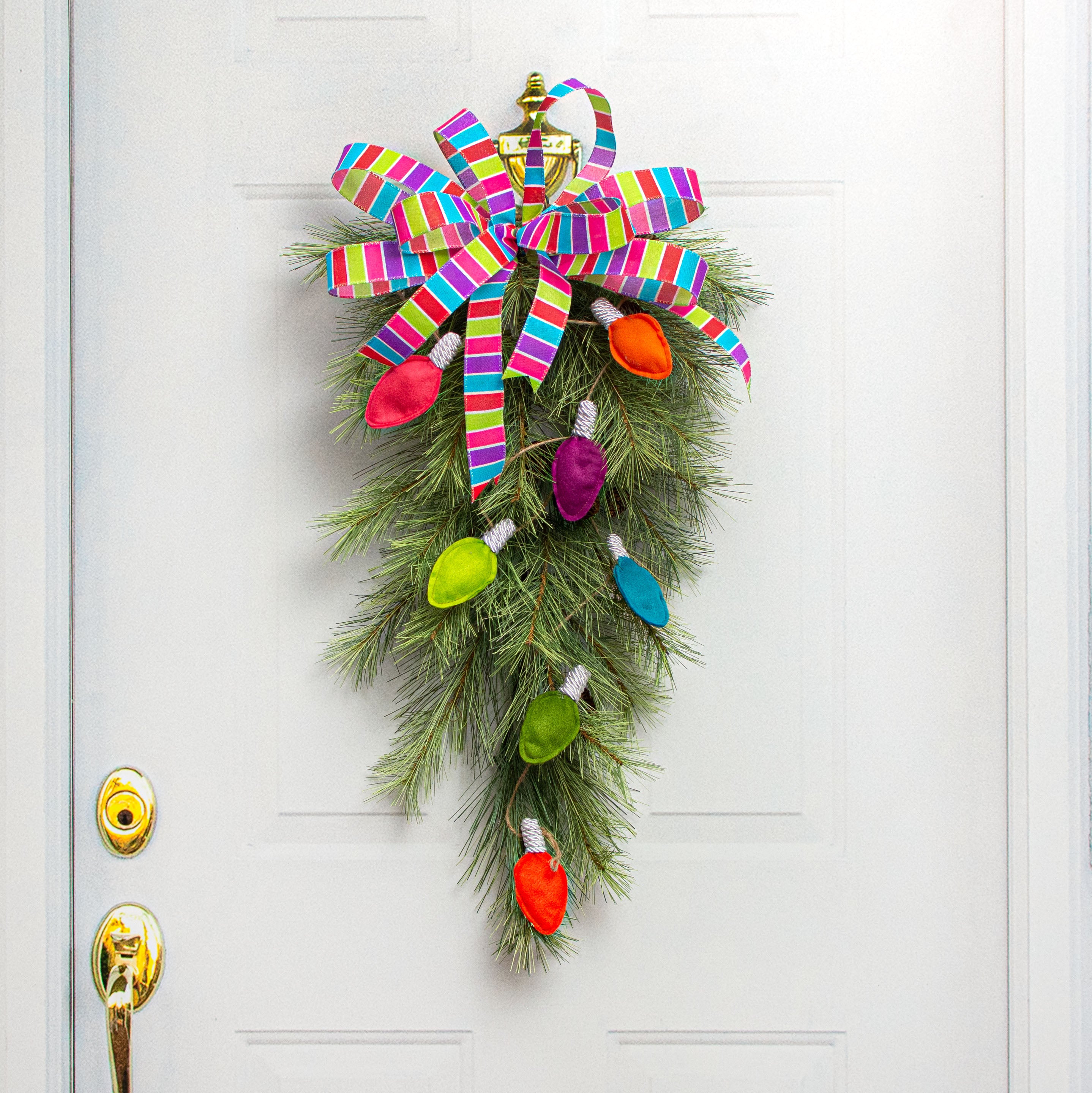 4' Felt Multicolor Light Bulbs Garland Lifestyle Photo