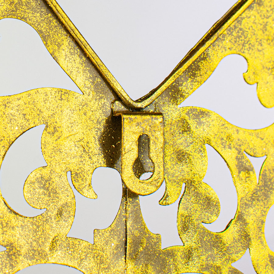 18" x 14.5" Filigree Angel Wings: Gold Leaf detail photo 3