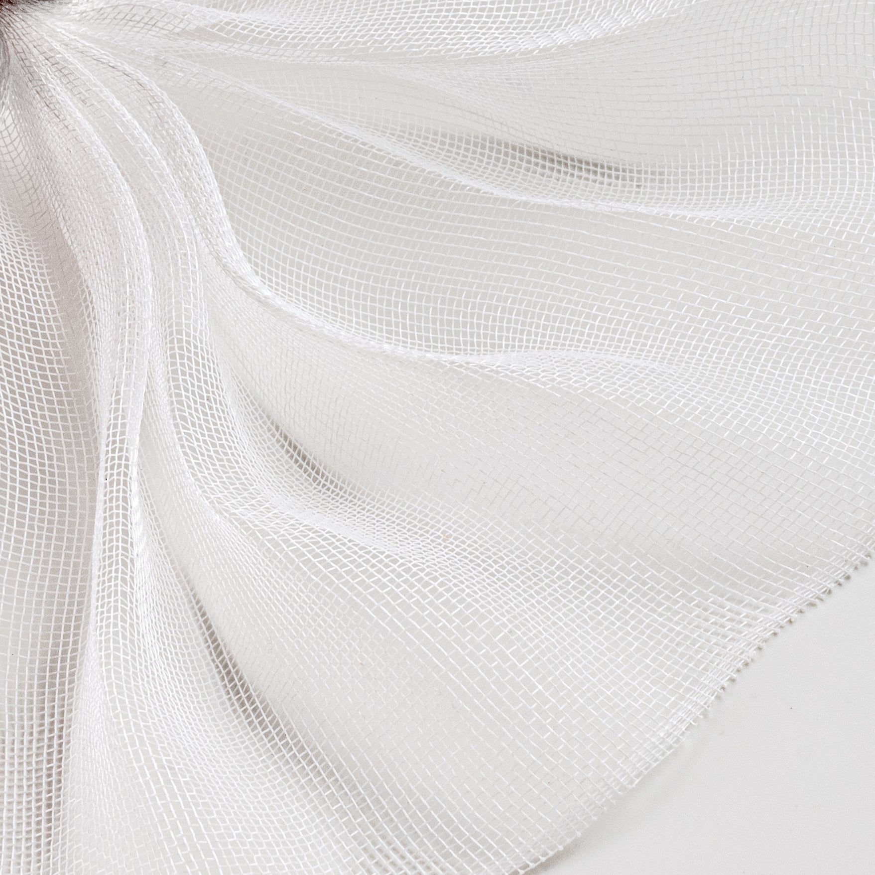 10" Fine Weave Deco Mesh: White Lifestyle Photo