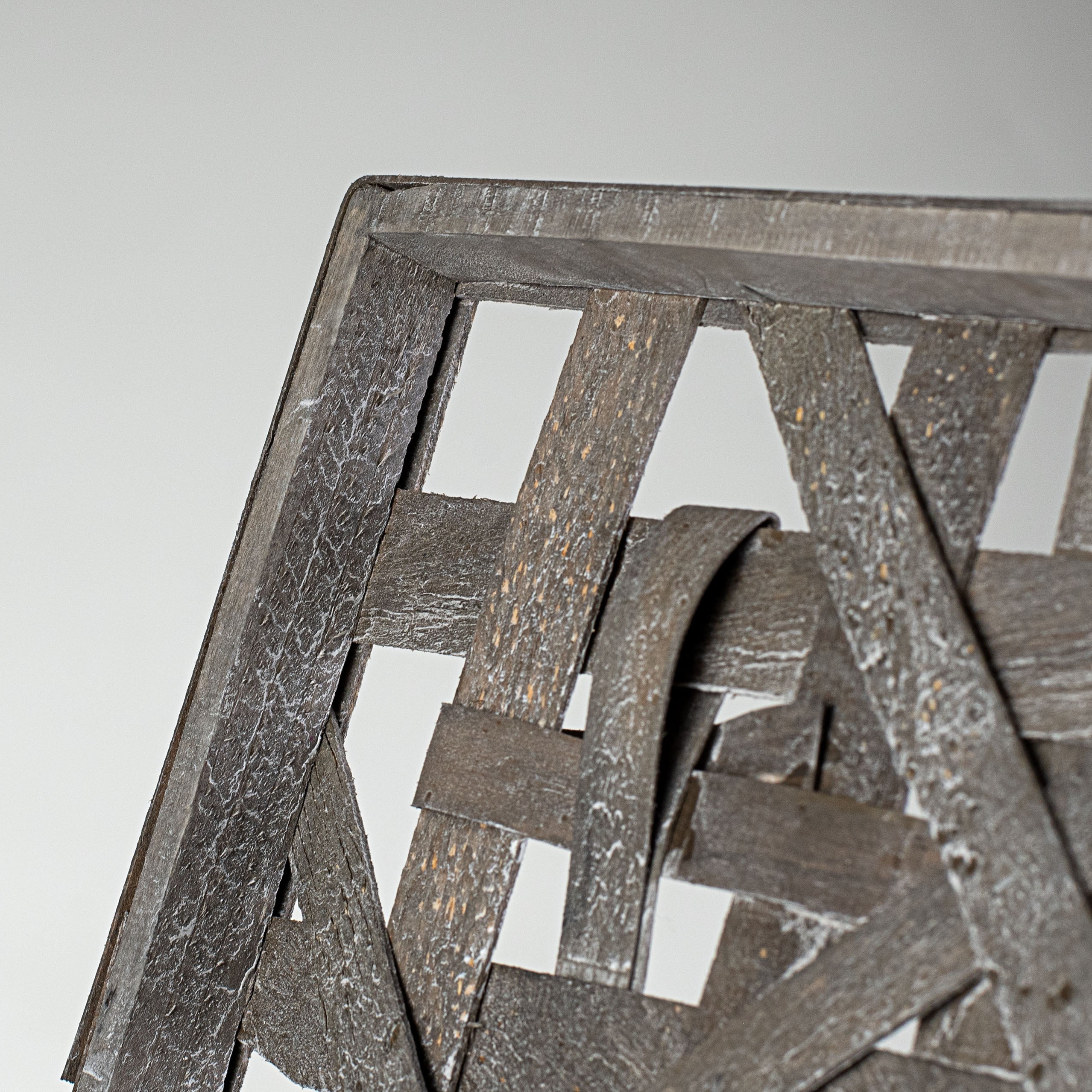 16" Flat Tobacco Basket: Square Grey Wash detail photo 3