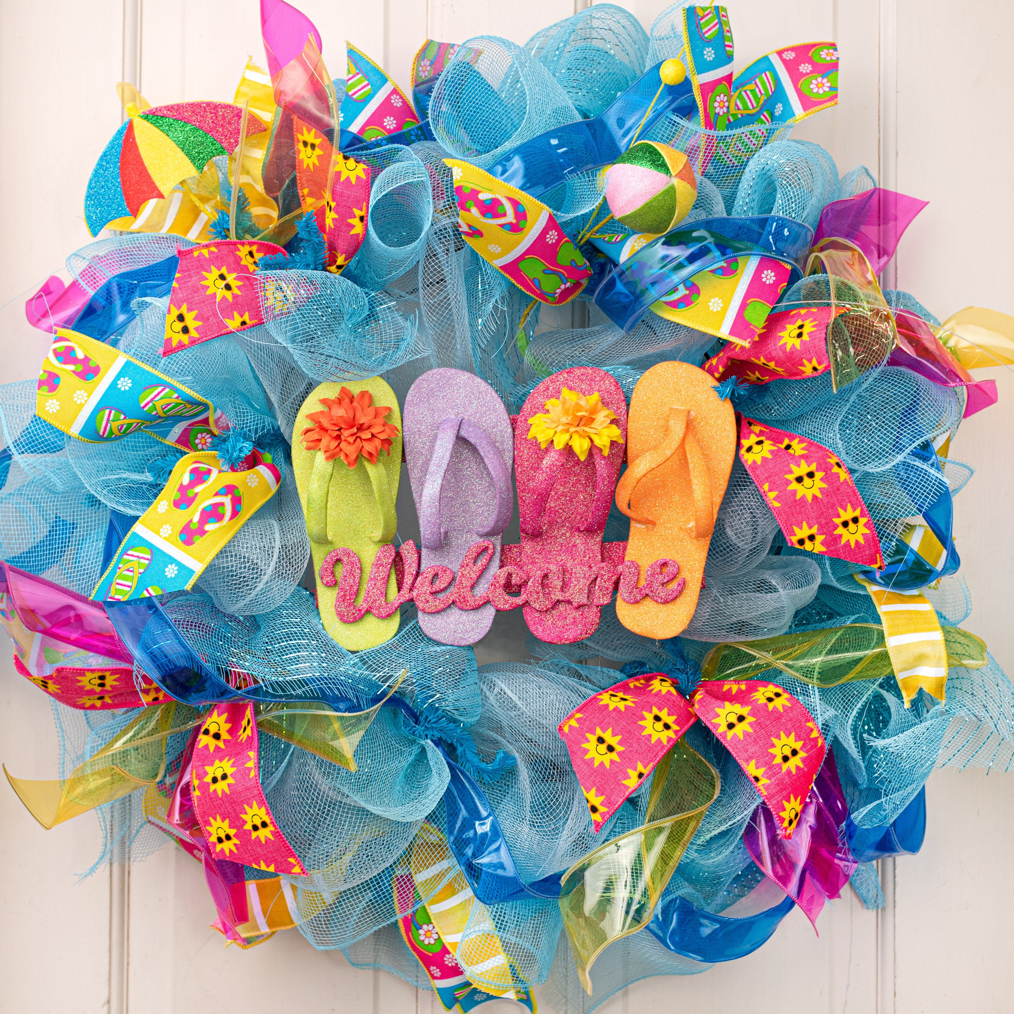 12" Flip Flop Welcome Sign Lifestyle Photo