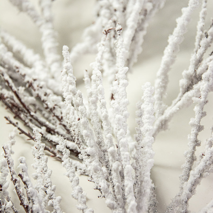 5' Flocked Pine Garland detail photo 3