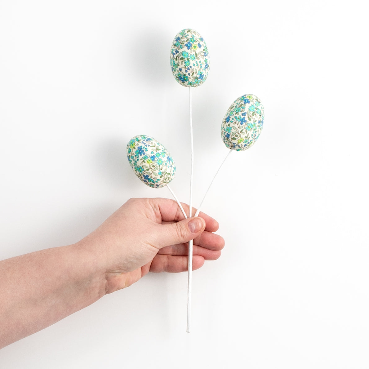 12" Flower Pattern Easter Egg Pick: Blue & Turquoise detail photo 3