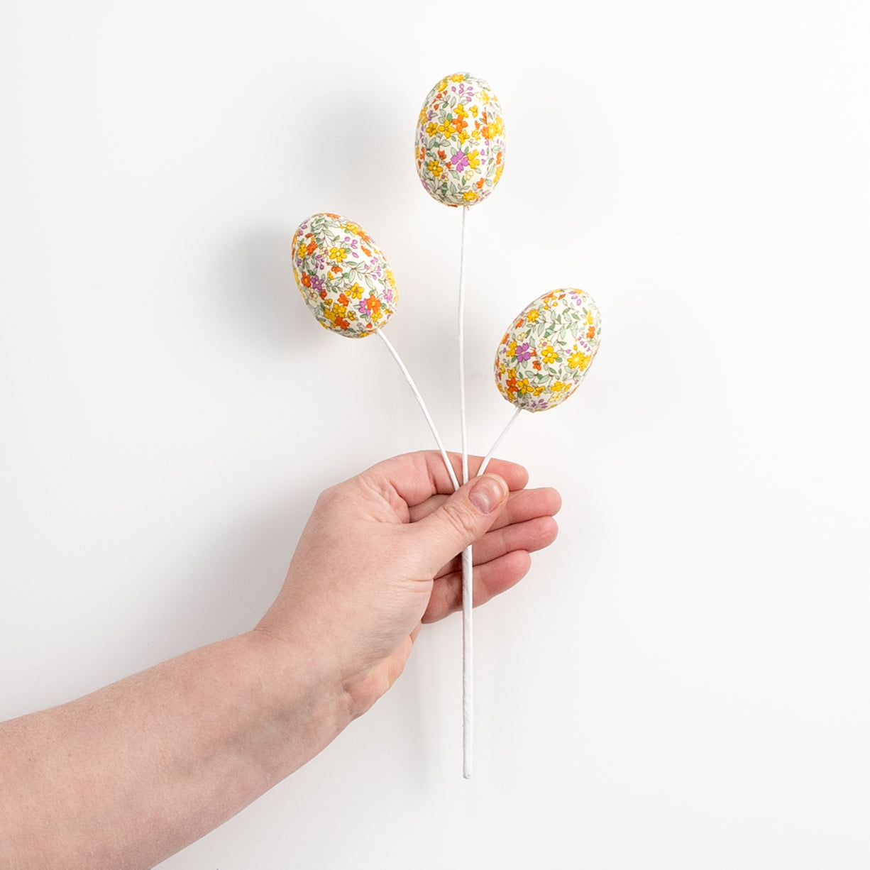12" Flower Pattern Easter Egg Pick: Orange & Yellow detail photo 3