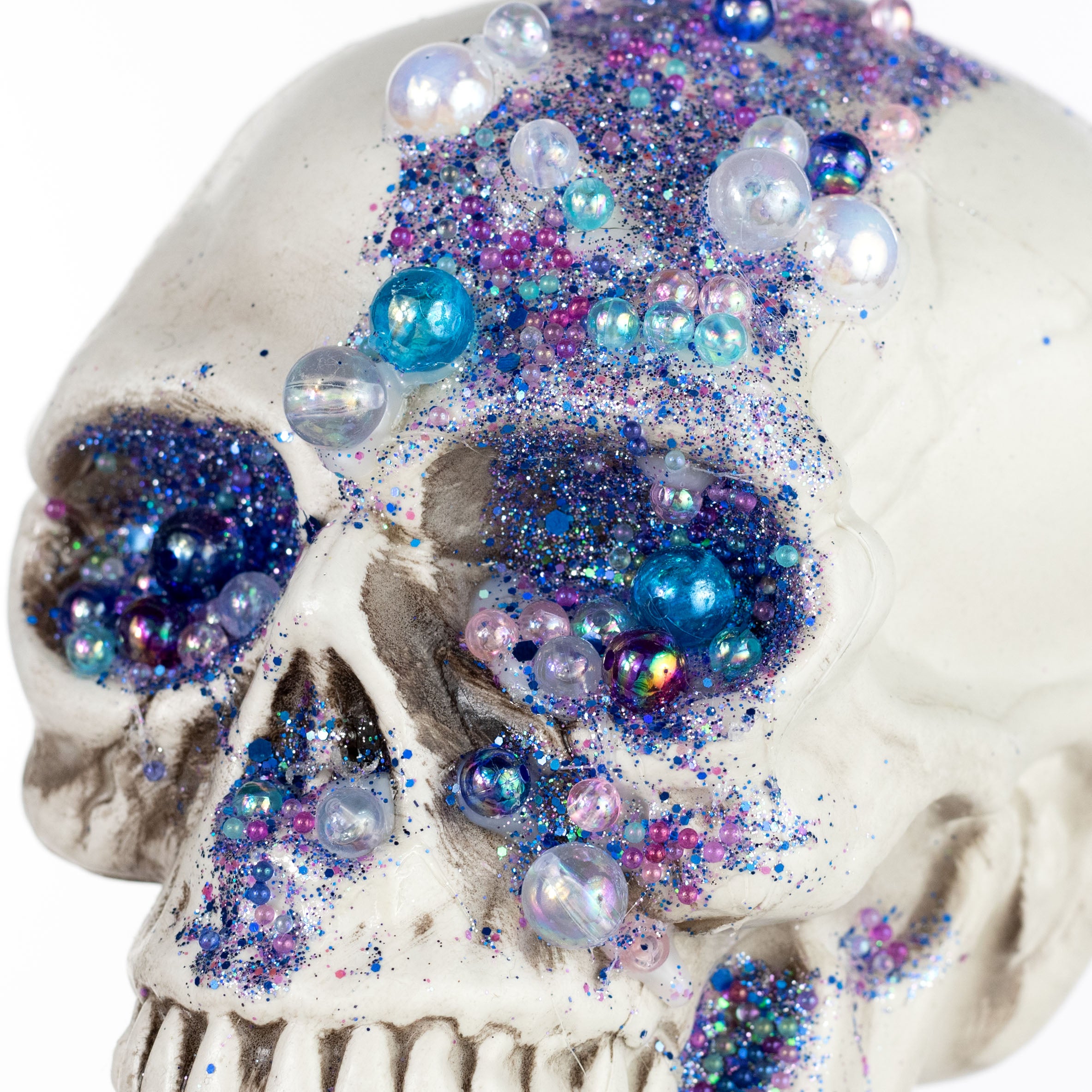 8" Foam Skull with Beads & Glitter: Antique White detail photo 3
