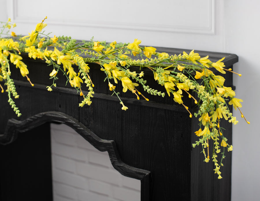 4' Forsythia and Heather Garland: Yellow Lifestyle Photo