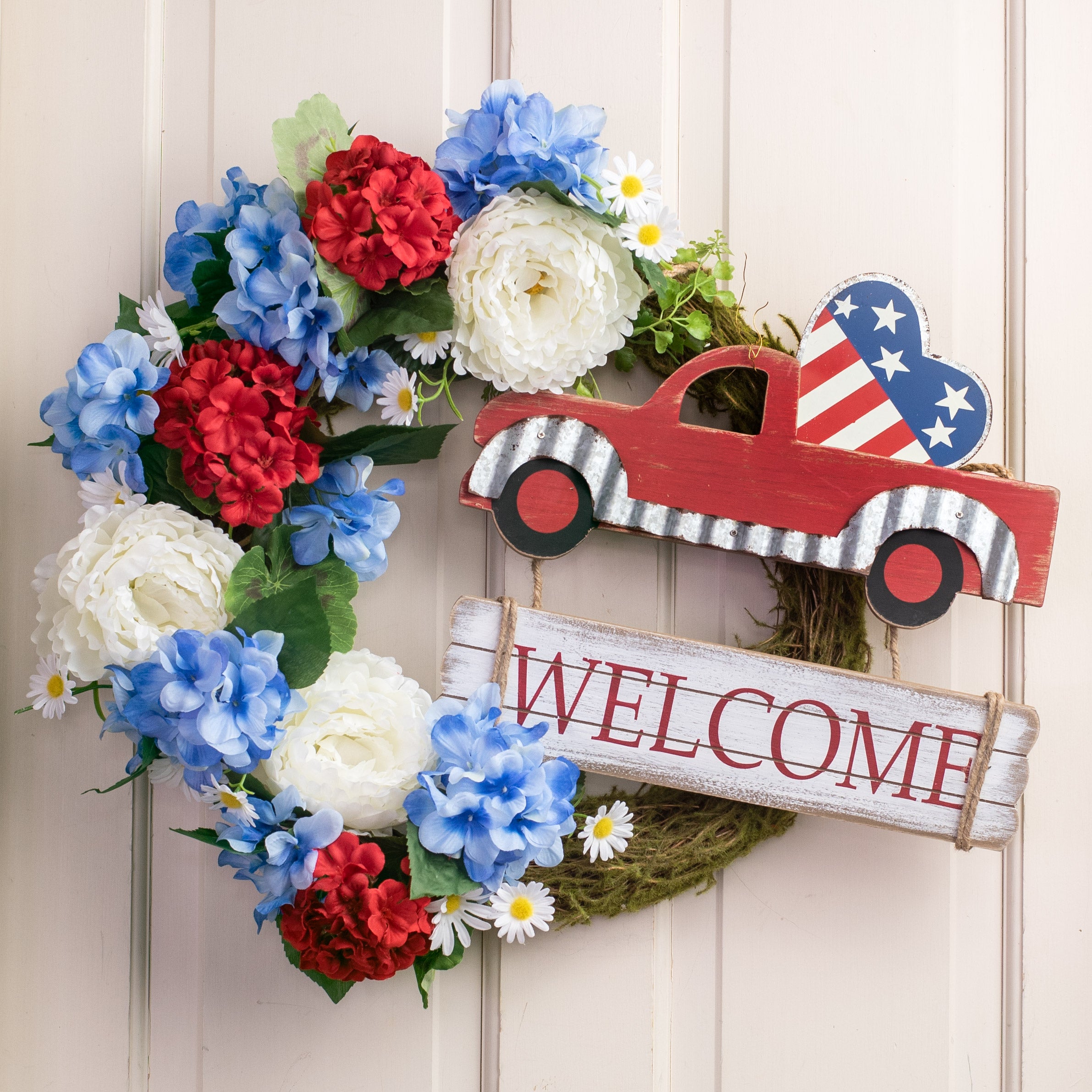 14" Fourth of July Welcome Truck Sign Lifestyle Photo