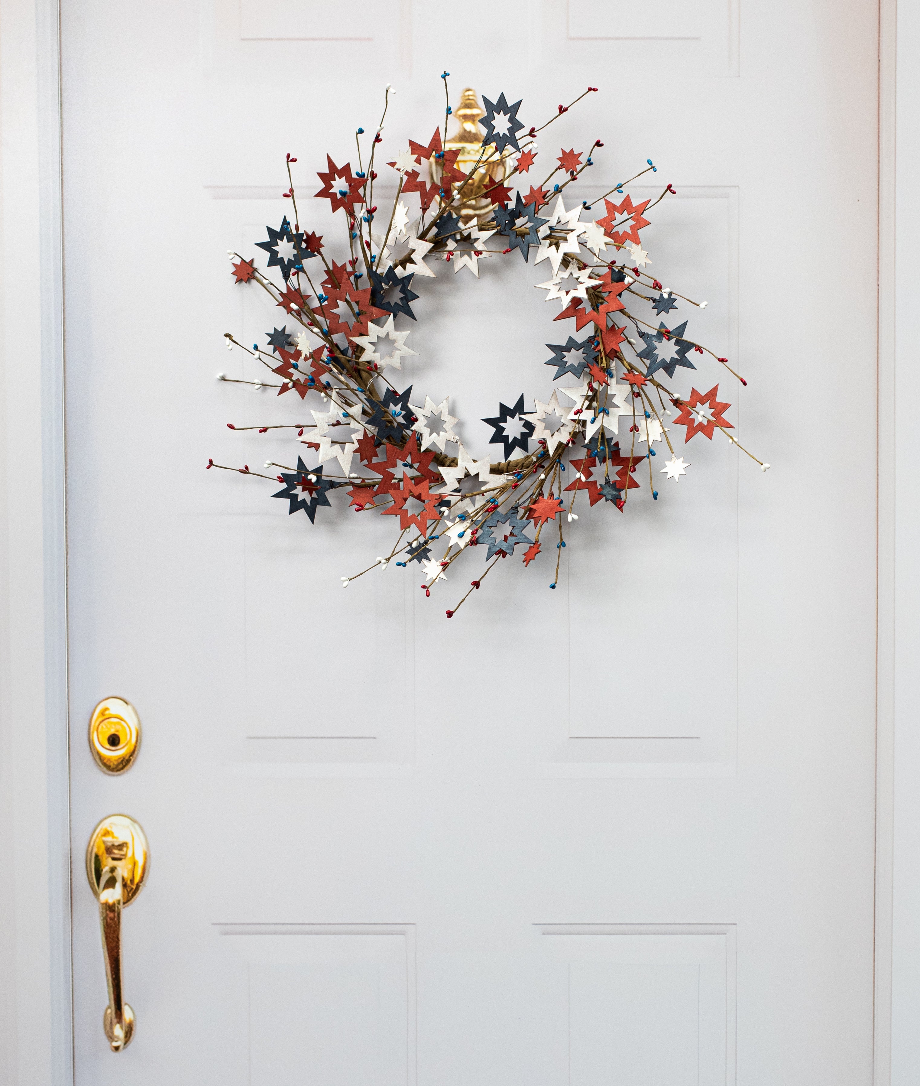 22" Fourth of July Wooden Cutout Star Wreath Lifestyle Photo