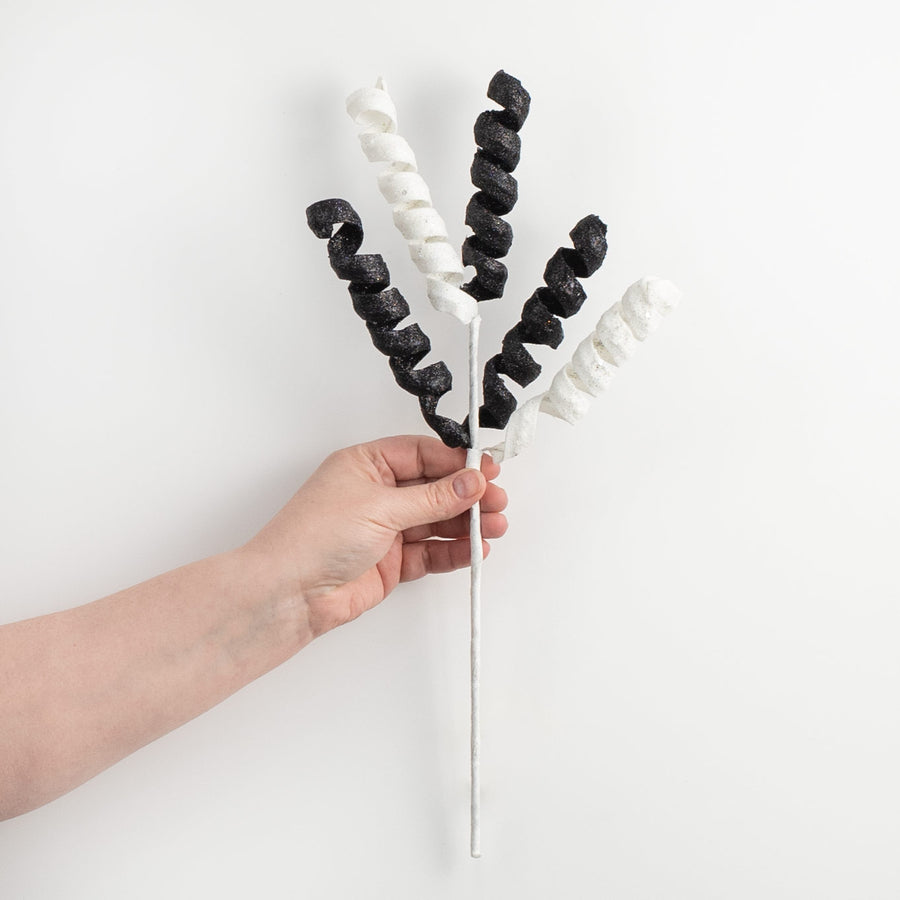 16" Frizzy Curly Pick: Black, White detail photo 3