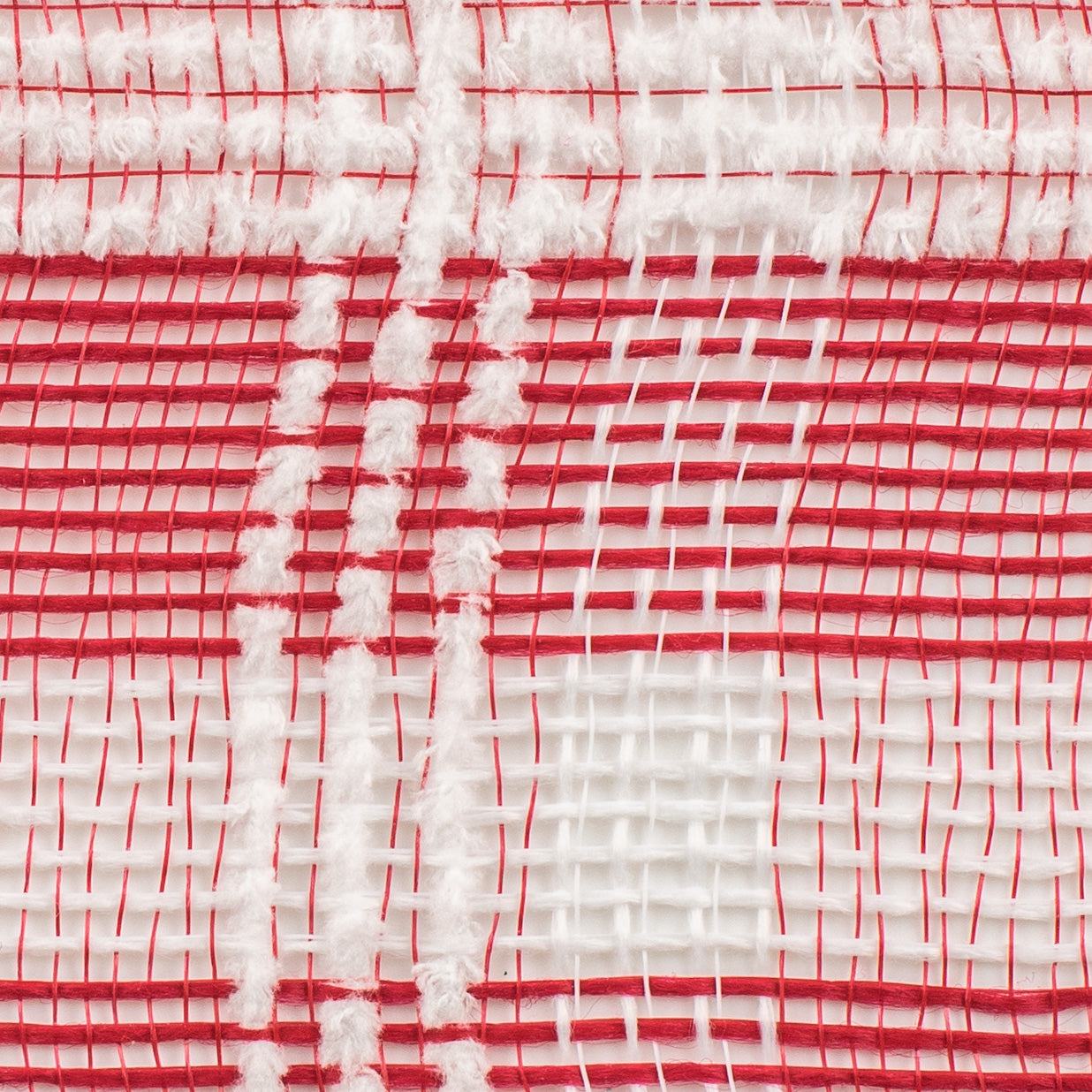 10" Fuzz Plaid Mesh: Red & White detail photo 3