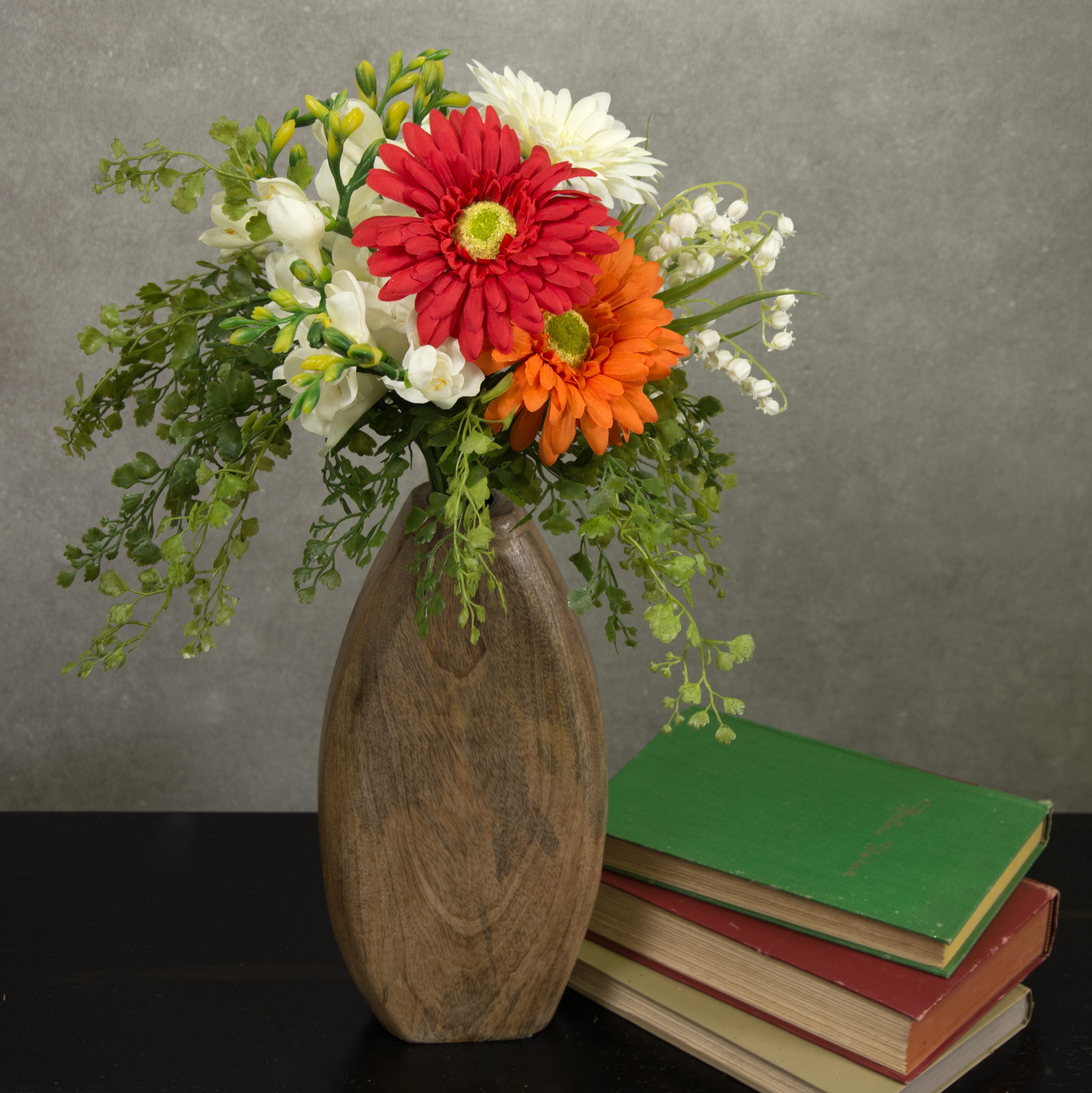 18" Gerbera Daisy Stem: Red detail photo 5