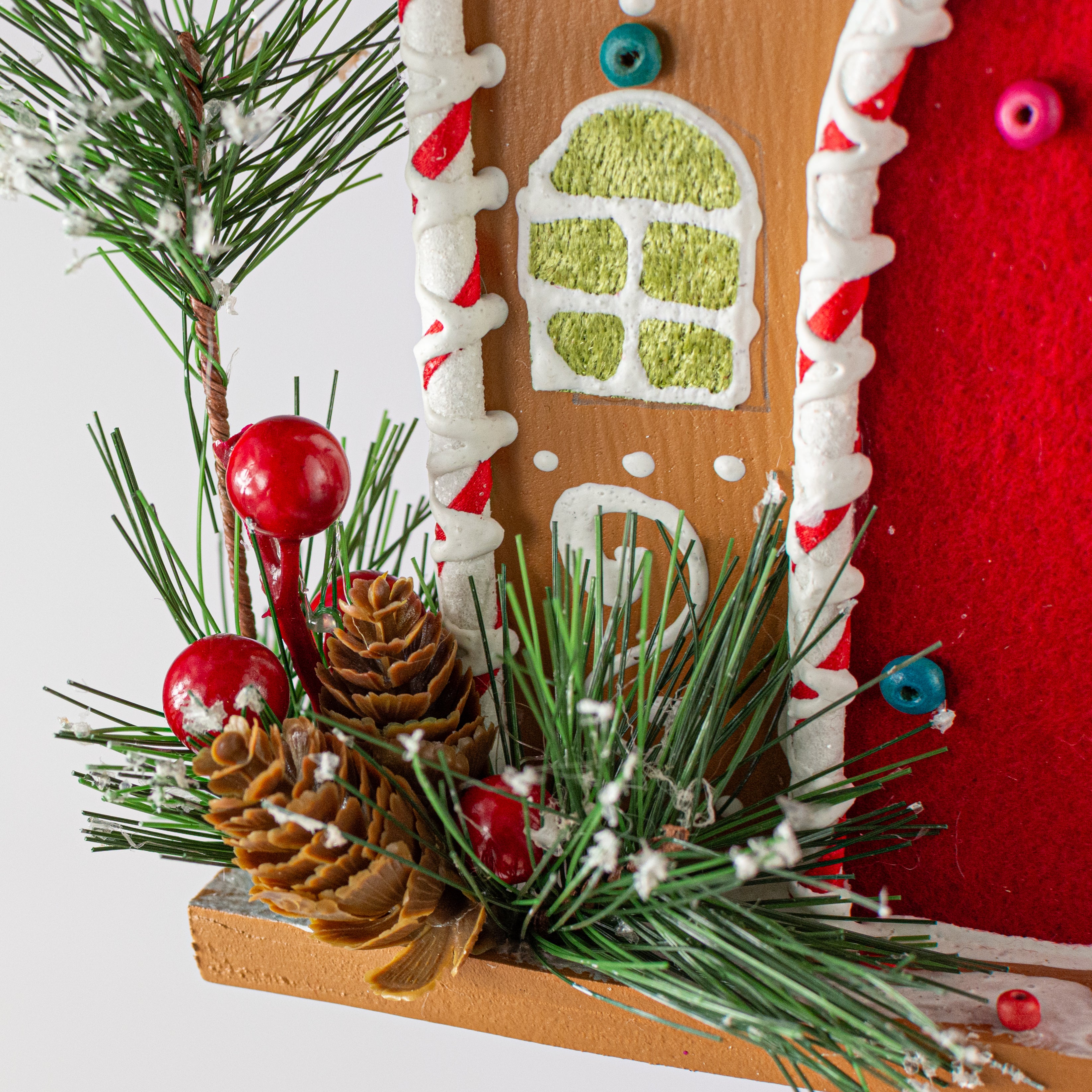 9.5" Gingerbread House Decoration detail photo 3
