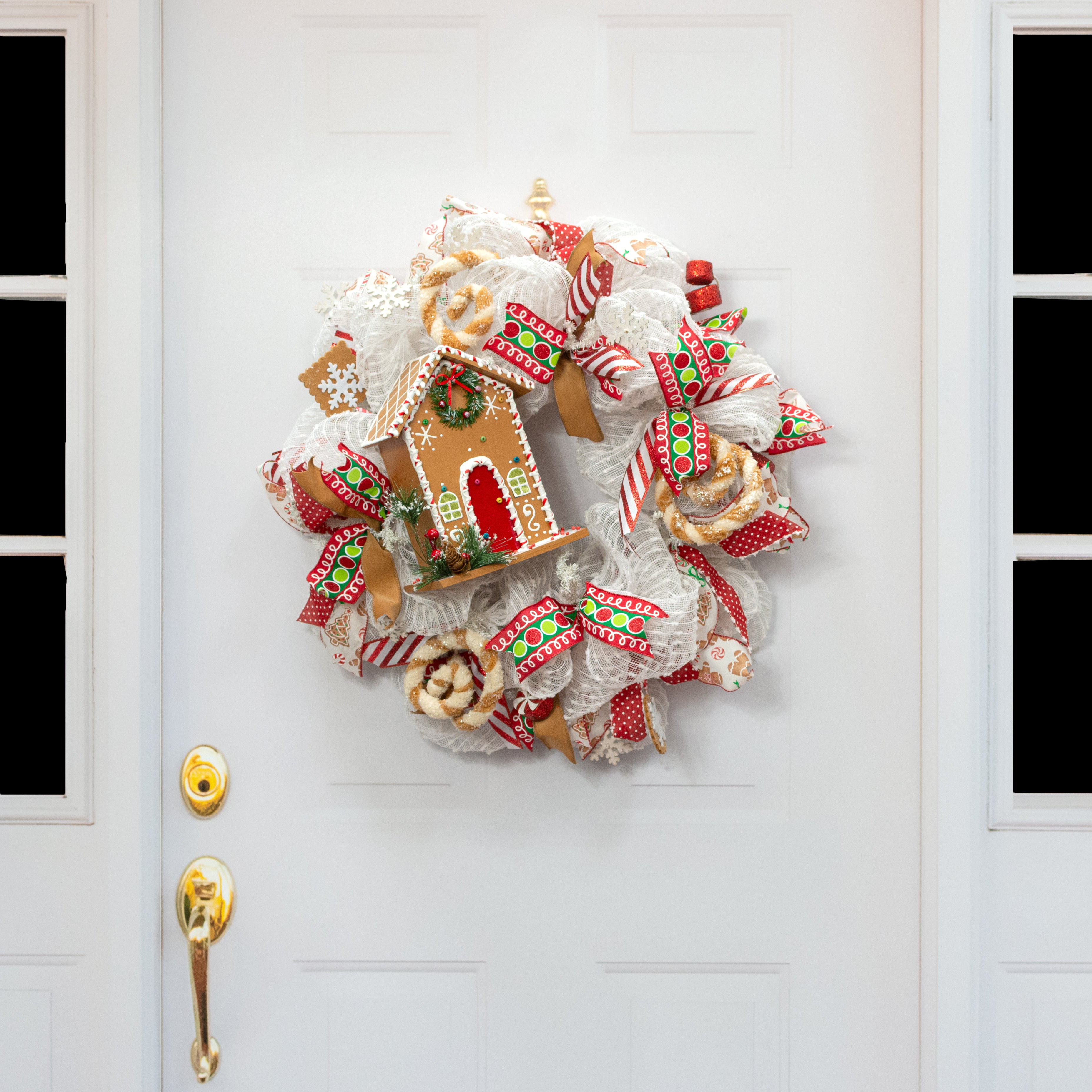 9.5" Gingerbread House Decoration detail photo 4