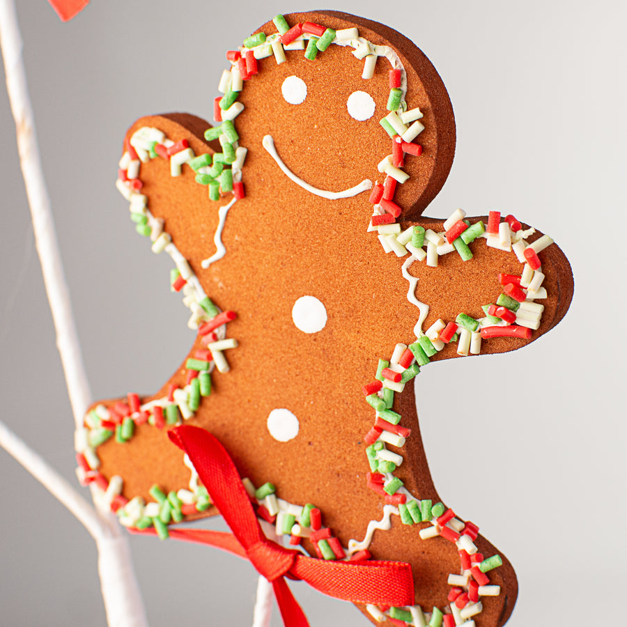 24" Gingerbread Man Sprinkle Spray Lifestyle Photo