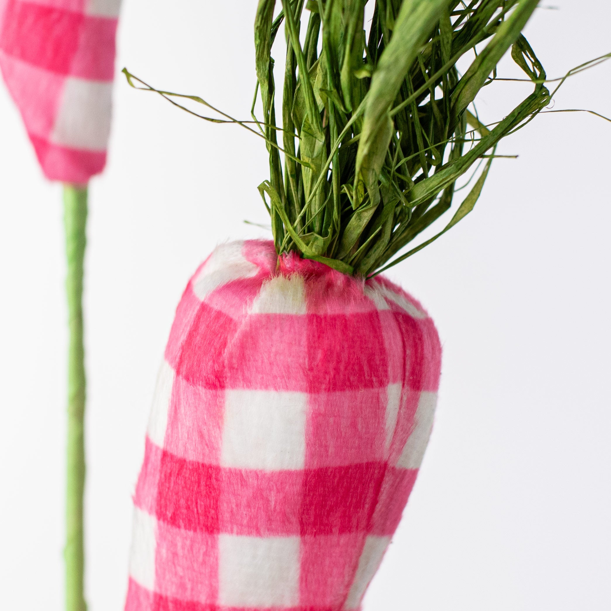 28" Gingham Carrot Spray: Fuchsia Pink Lifestyle Photo