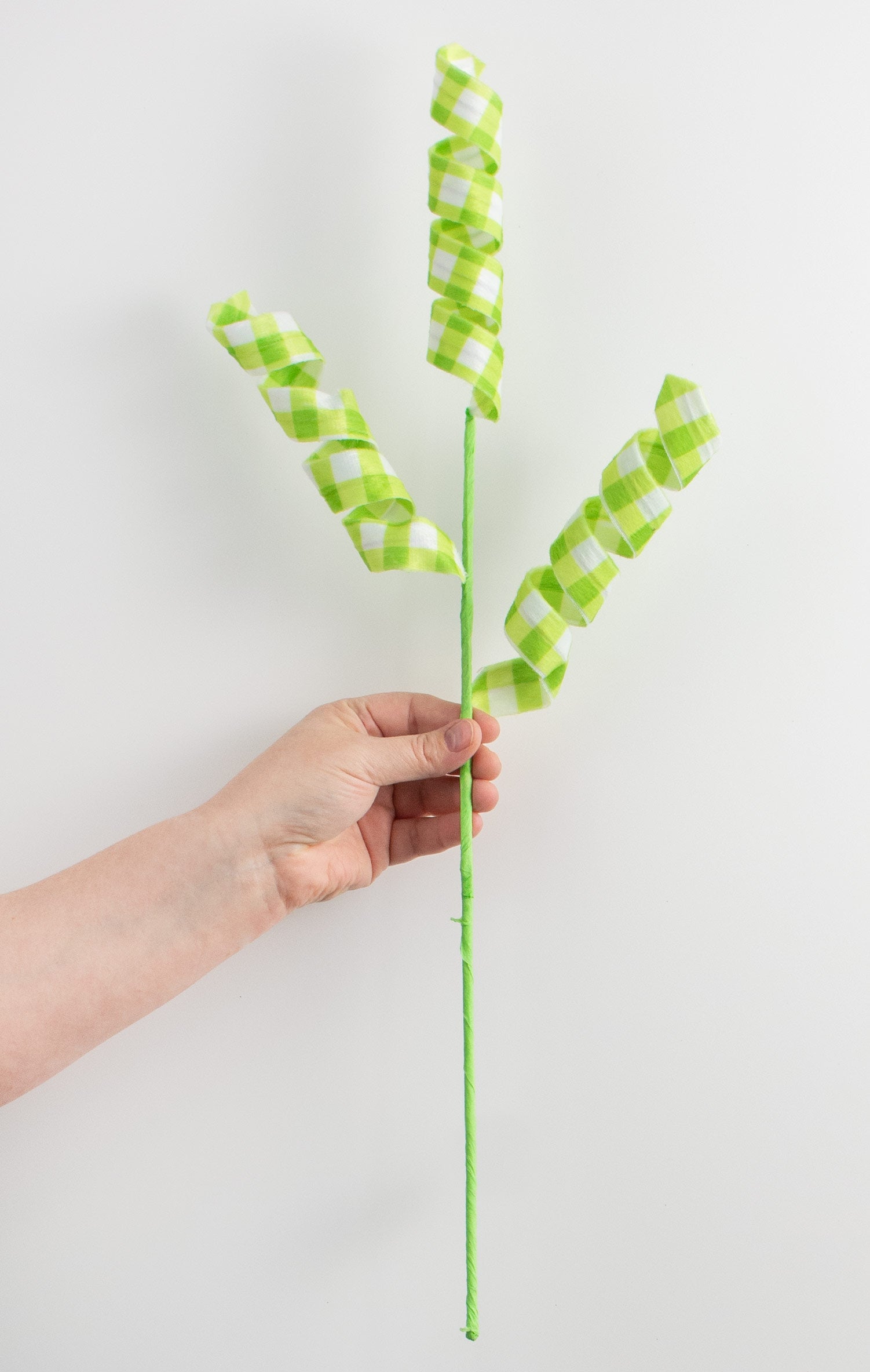 24" Gingham Curly Spray: Green detail photo 3