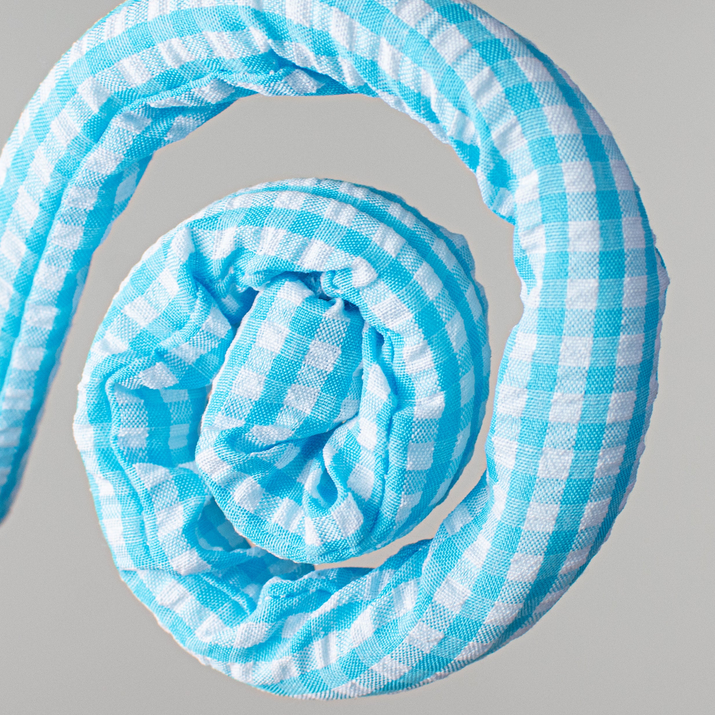 29" Gingham Seersucker Curly Spray: Blue Lifestyle Photo