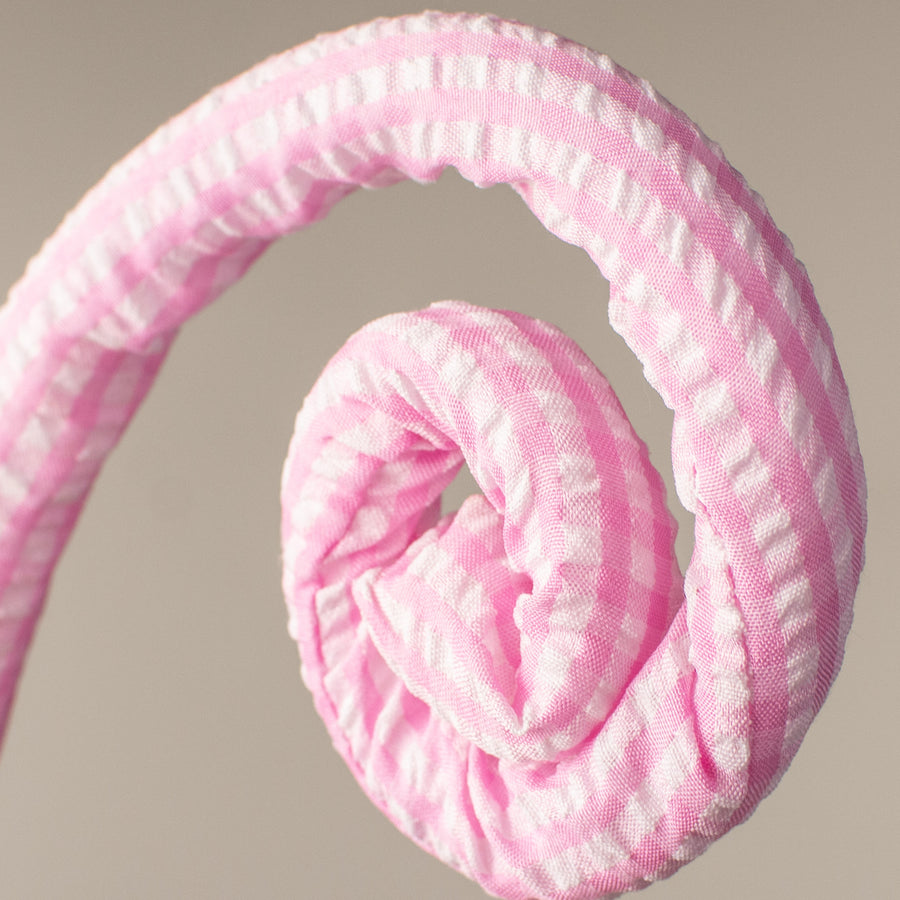 29" Gingham Seersucker Curly Spray: Pink Lifestyle Photo