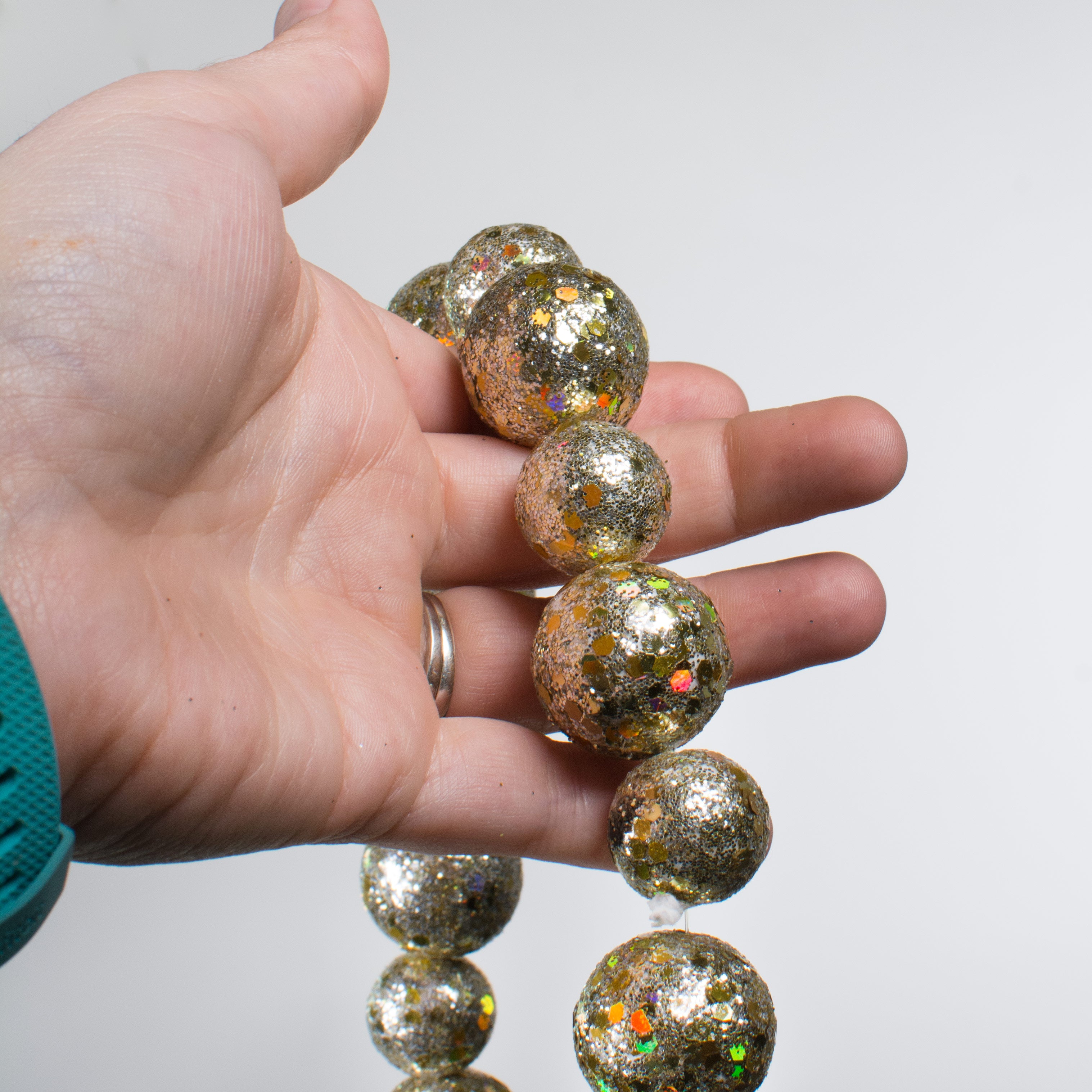 6' Glitter Ball Garland: Platinum detail photo 3