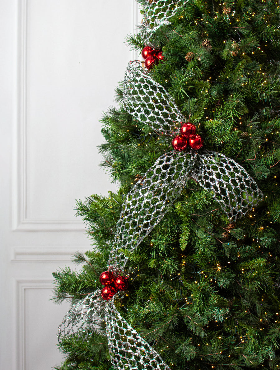 5" Glitter Chicken Wire Ribbon Garland: Silver (10') Lifestyle Photo