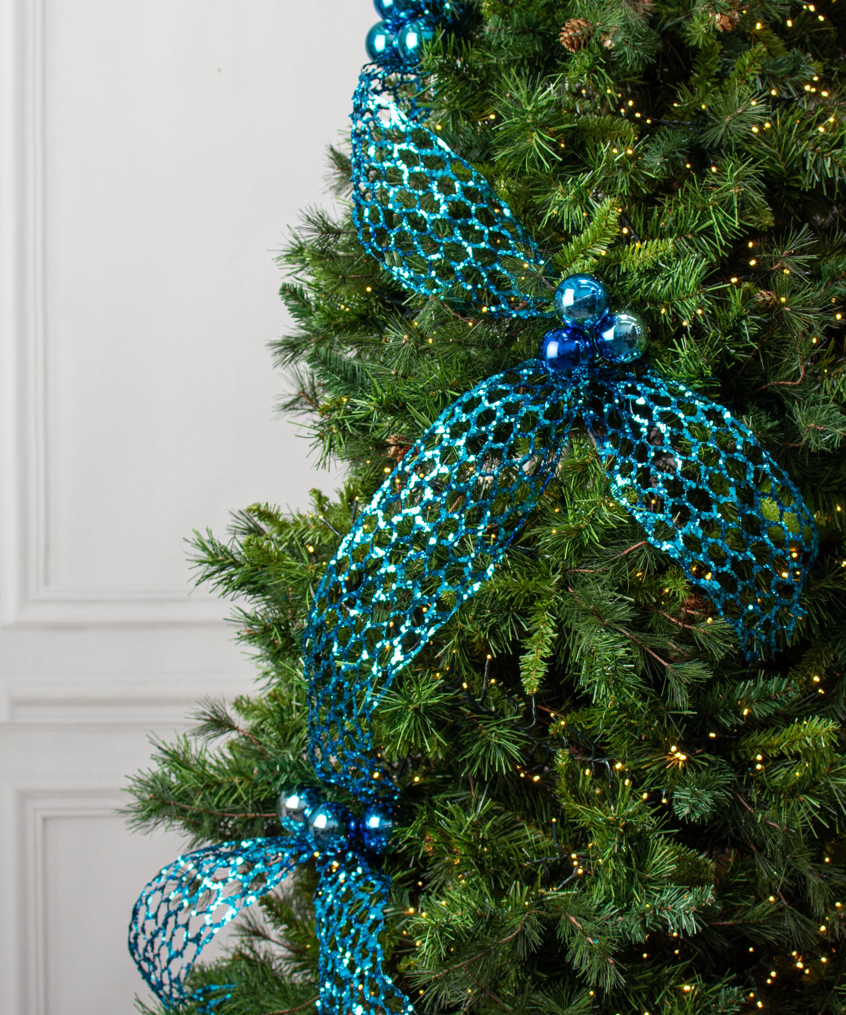 5" Glitter Chicken Wire Ribbon Garland: Turquoise Blue (10') Lifestyle Photo