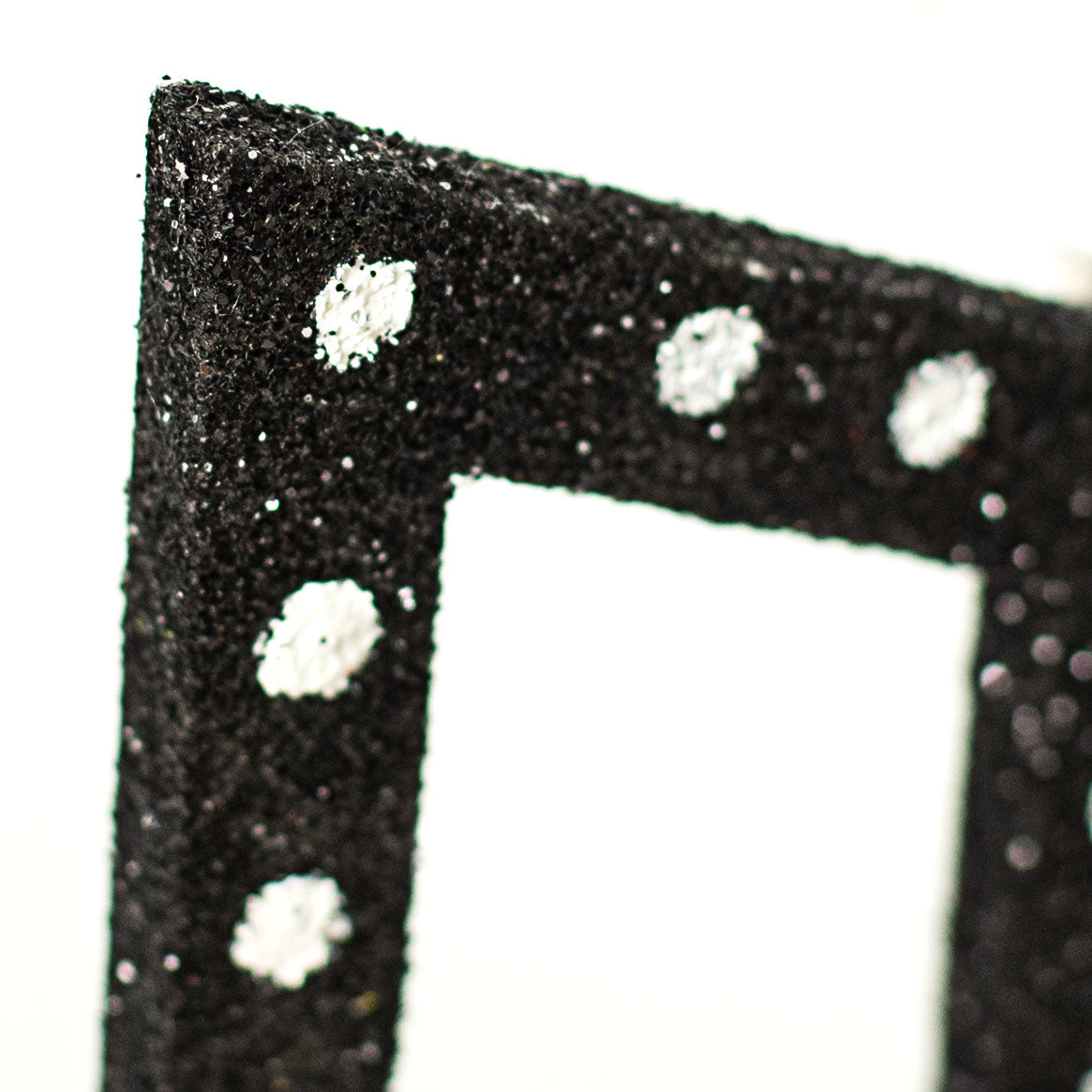 20" Glitter Diamond Polkadot Pick: Black & White Lifestyle Photo