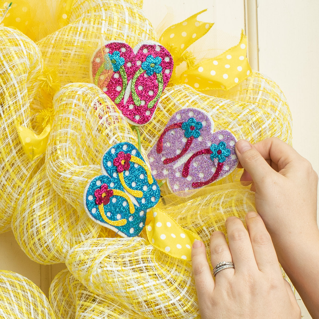 25" Glitter Flip Flop Spray Lifestyle Photo