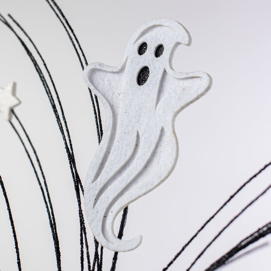 30" Glitter Ghost, Mini Star, Wisp Spray Lifestyle Photo