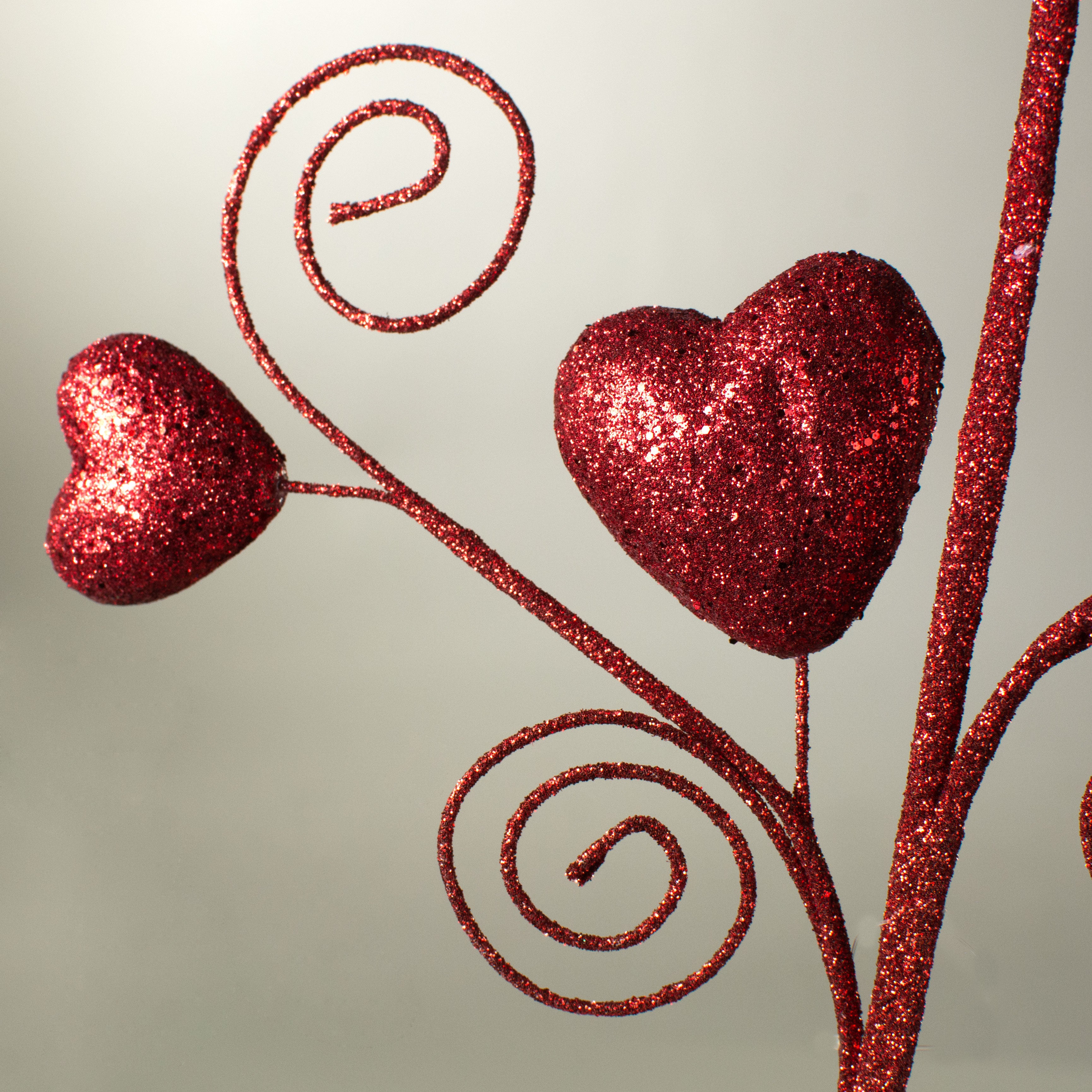 28" Glitter Heart Spiral Spray detail photo 3