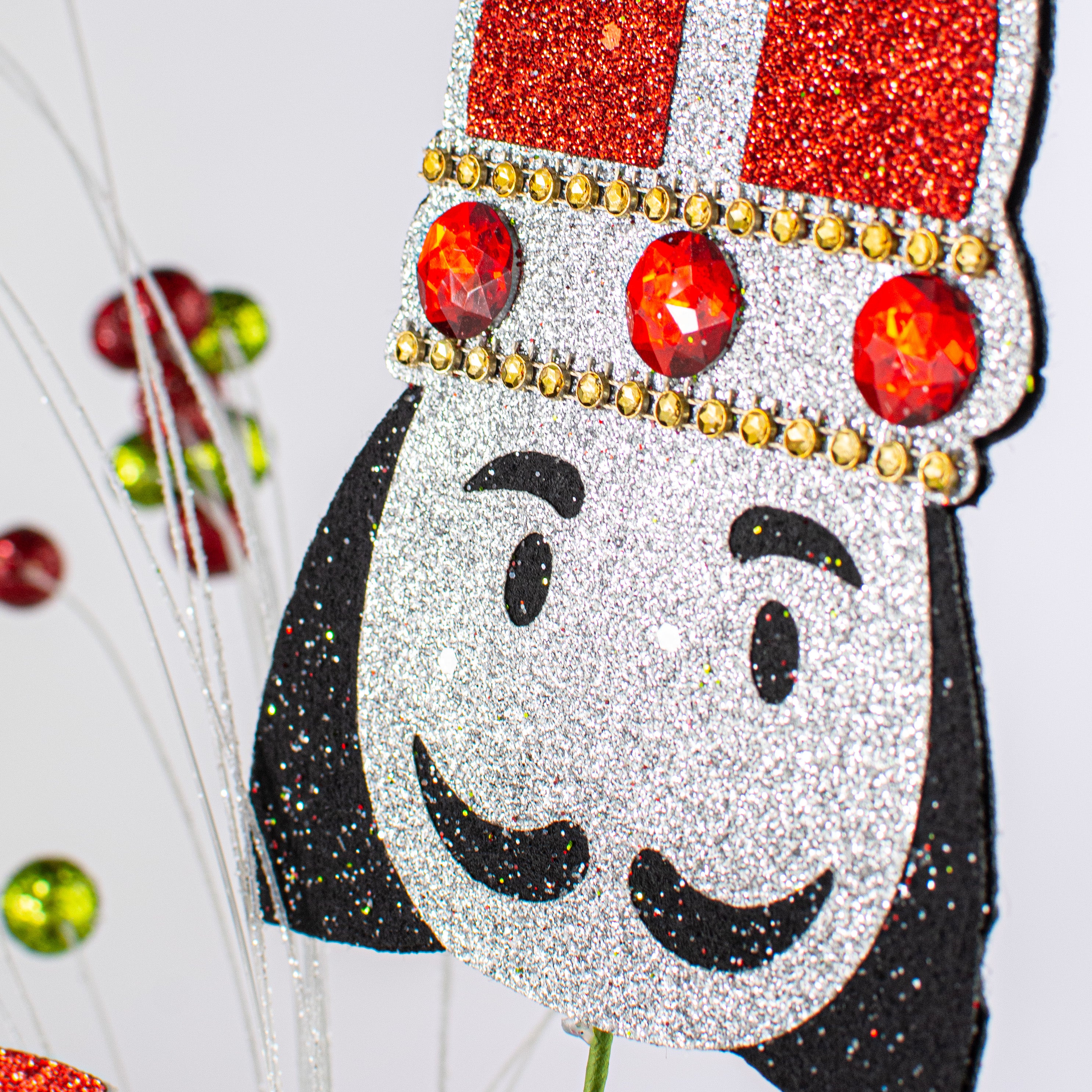 24" Glitter King Spray: Red & Green Lifestyle Photo