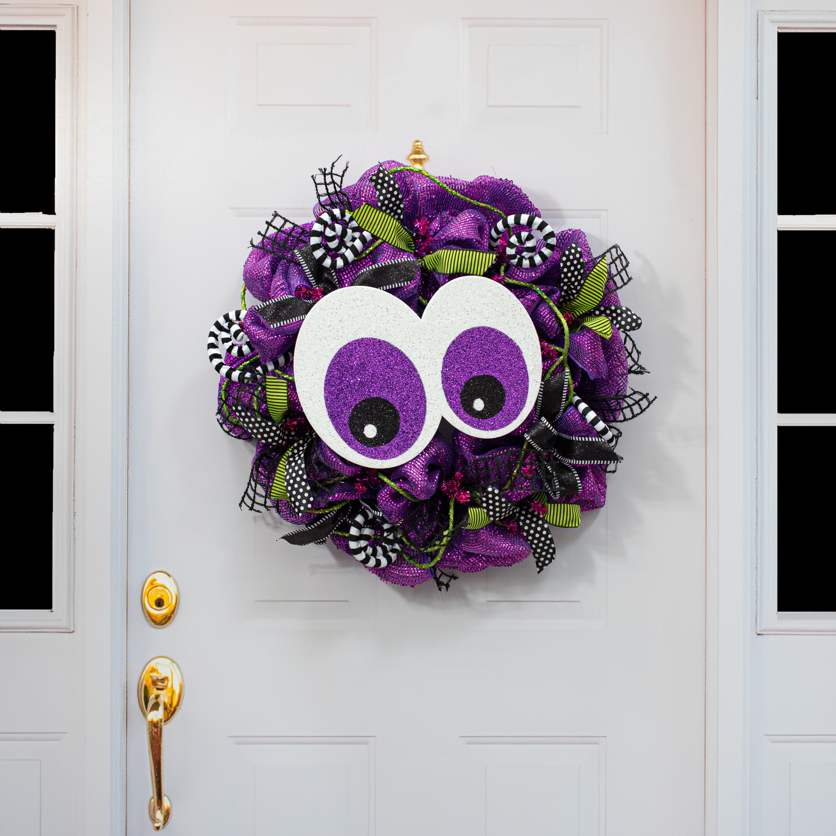 14" Glittered EVA Foam Eyeballs Hanger: Purple detail photo 4